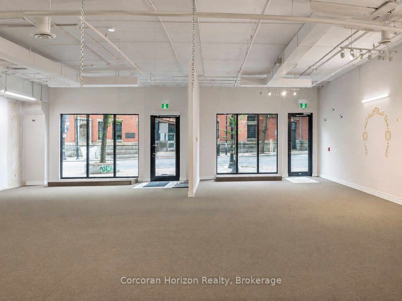 185 James Street N Property Photo 6