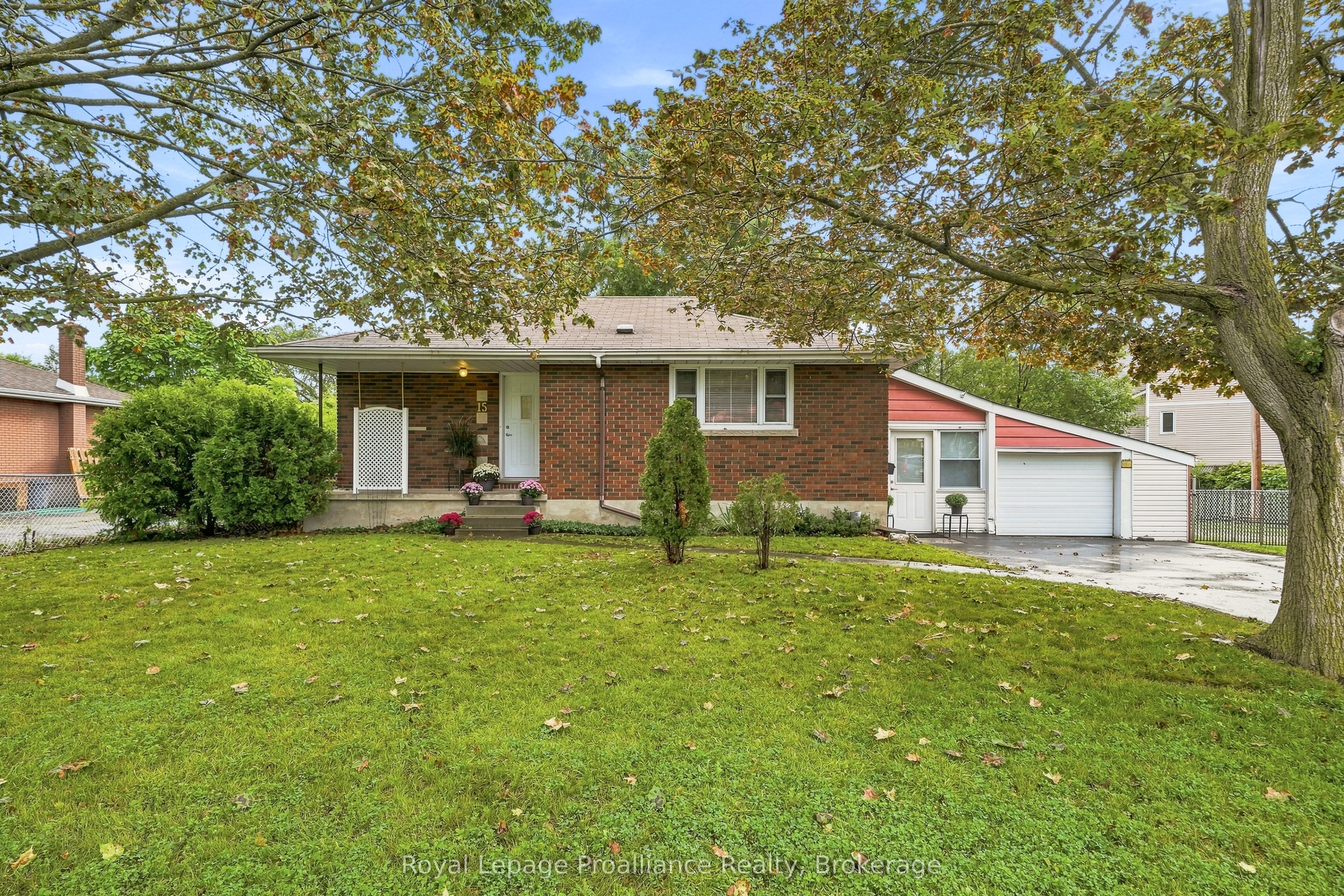 15 Elvins Gardens