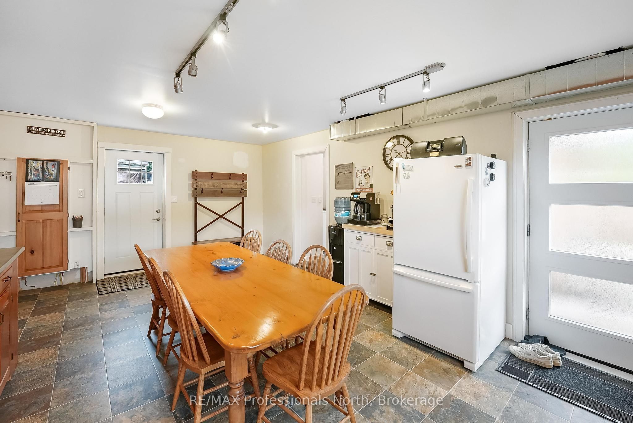 33 Maple Avenue Property Photo 9