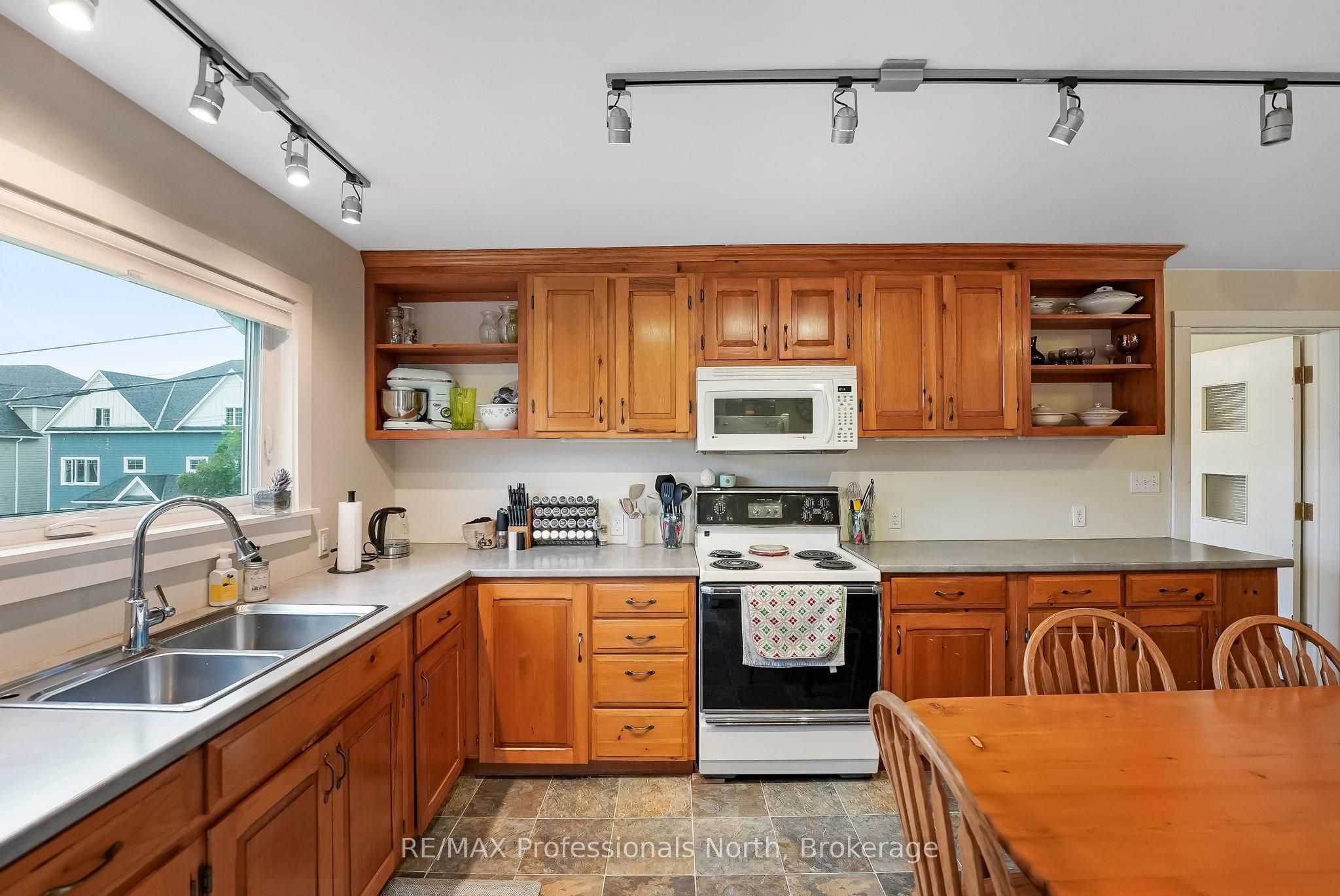 33 Maple Avenue Property Photo 10