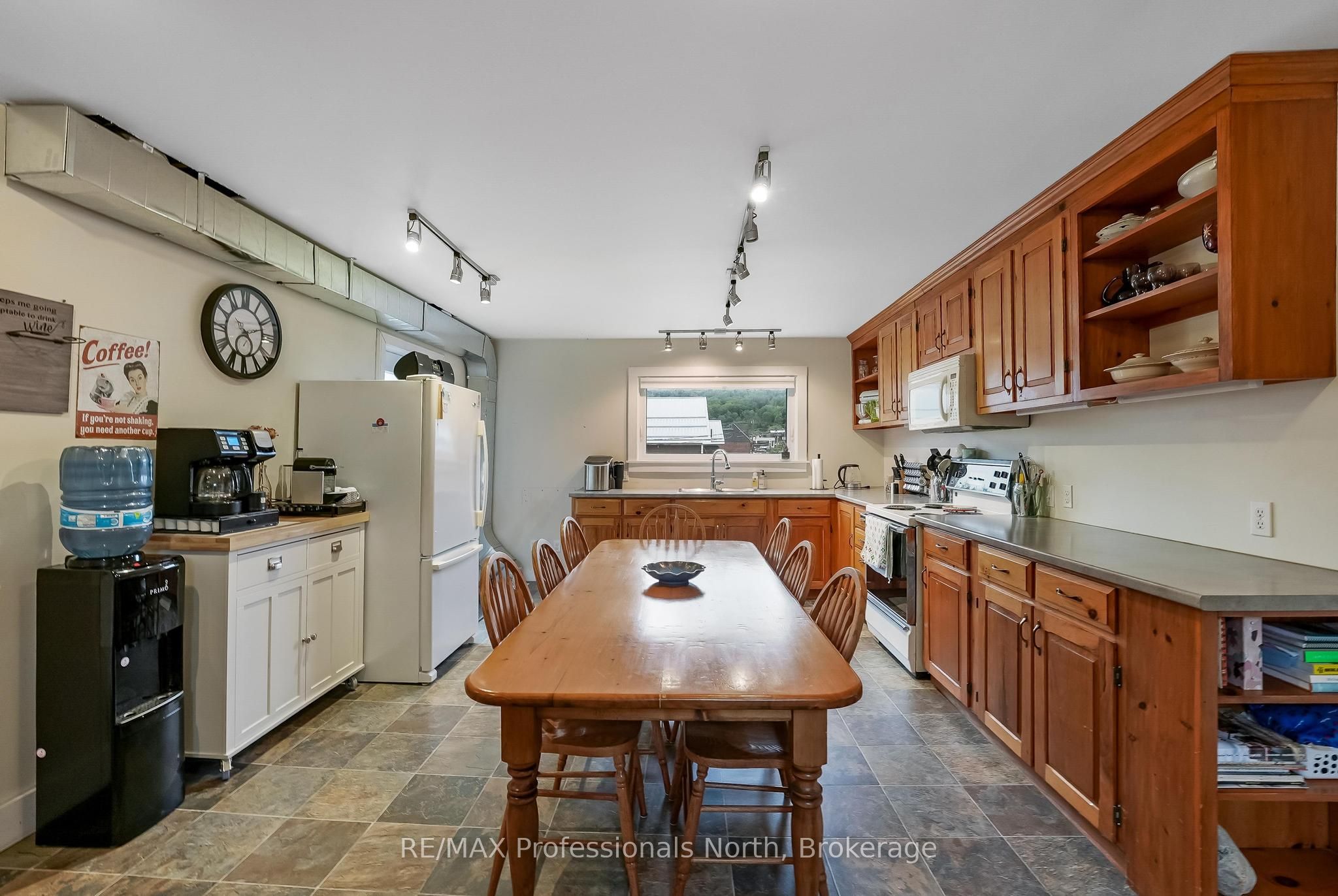 33 Maple Avenue Property Photo 11
