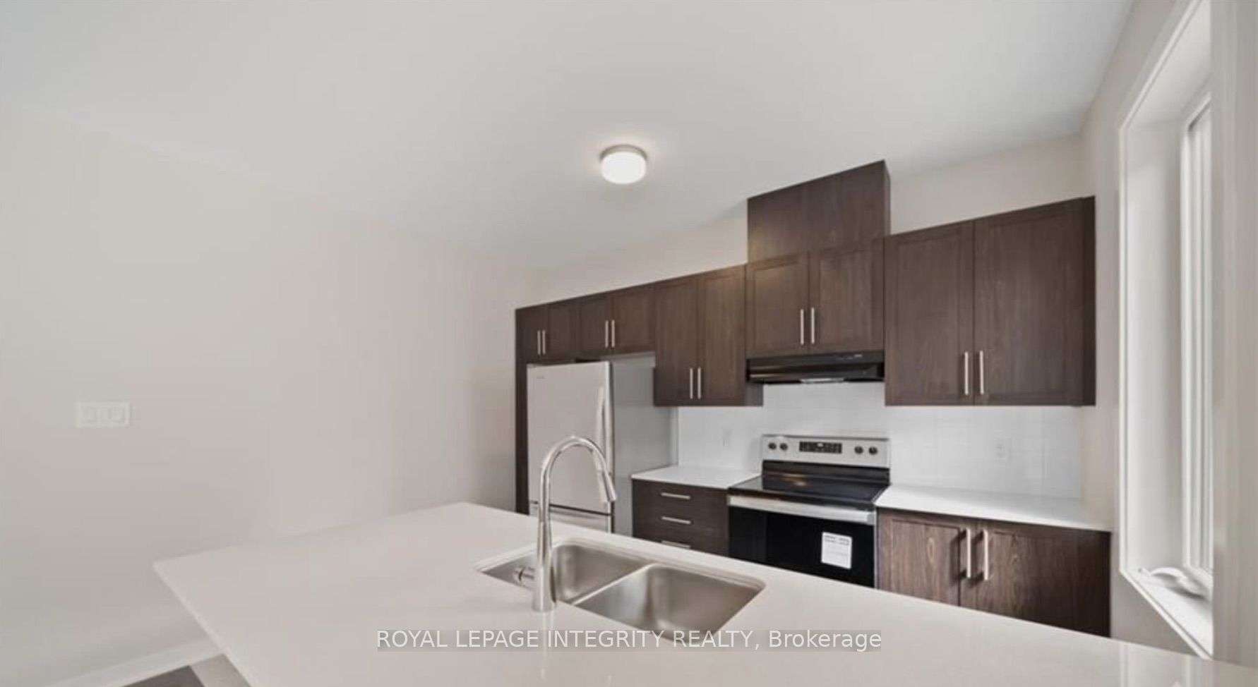 414 Epoch Street Property Photo 3