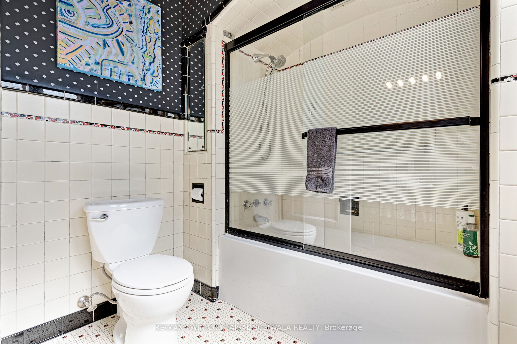 122 Dufferin Avenue Property Photo 35