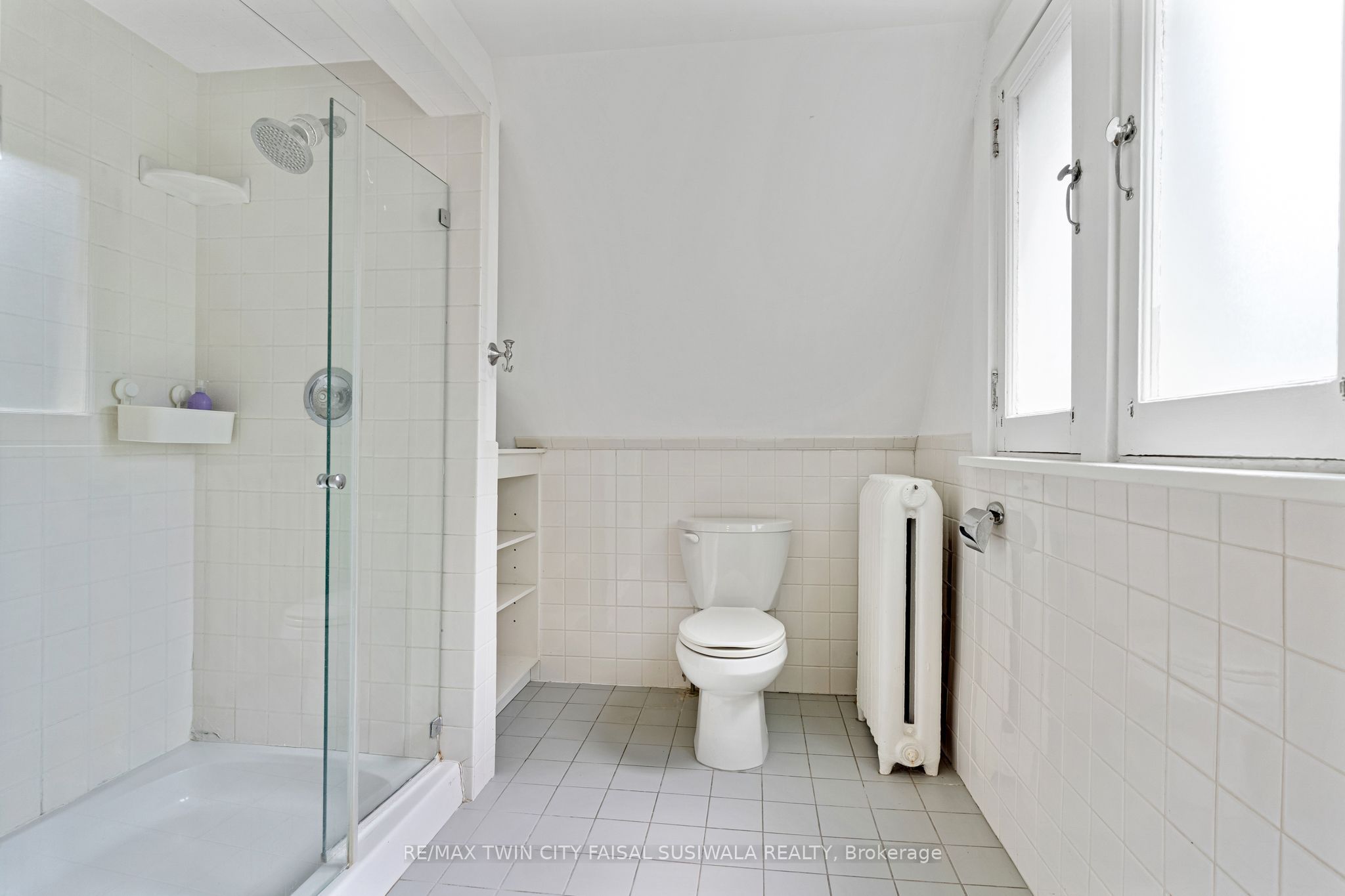 122 Dufferin Avenue Property Photo 42