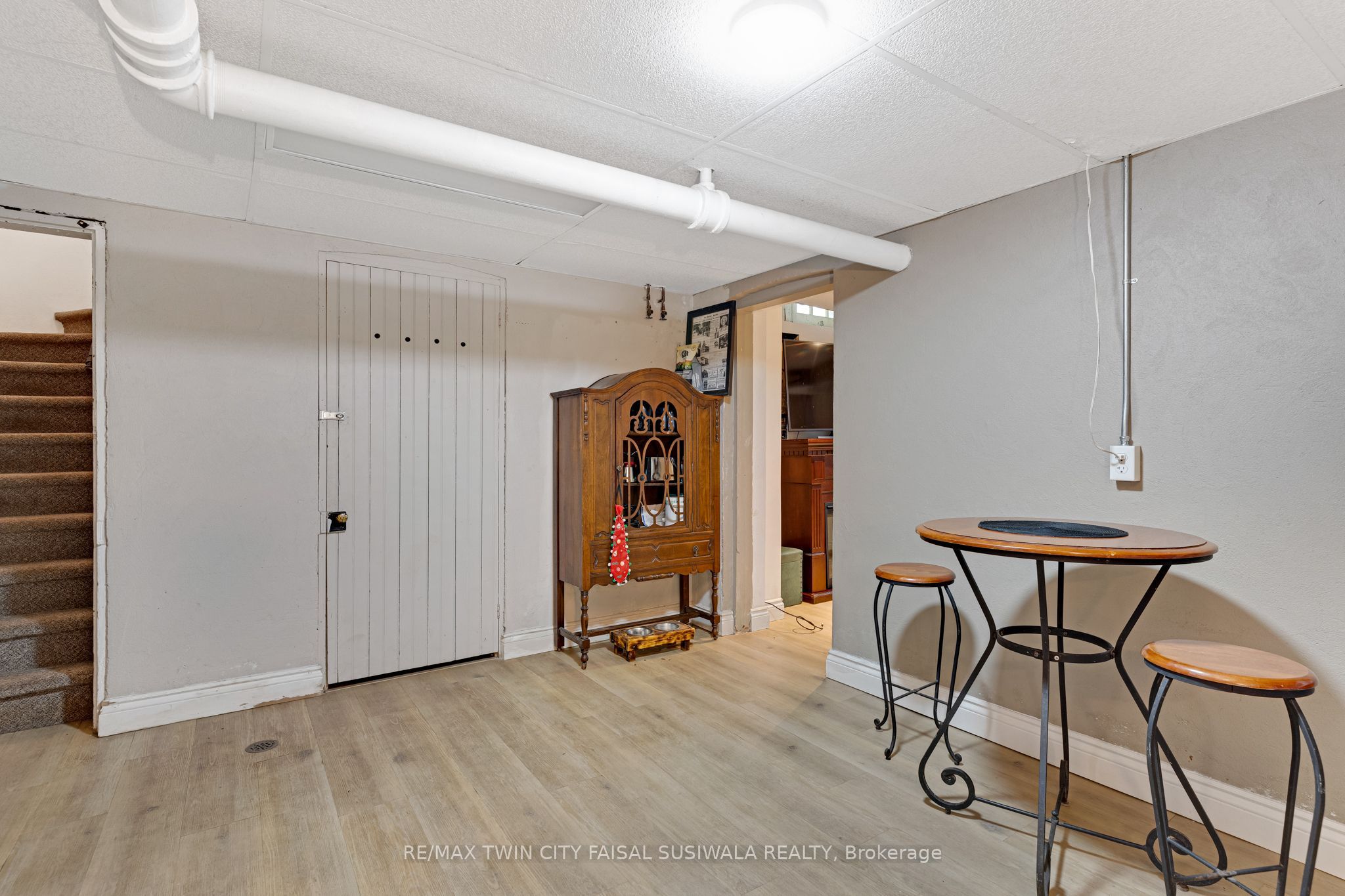 122 Dufferin Avenue Property Photo 45