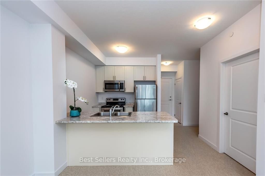 125 Shoreview Place 208 Property Photo 6