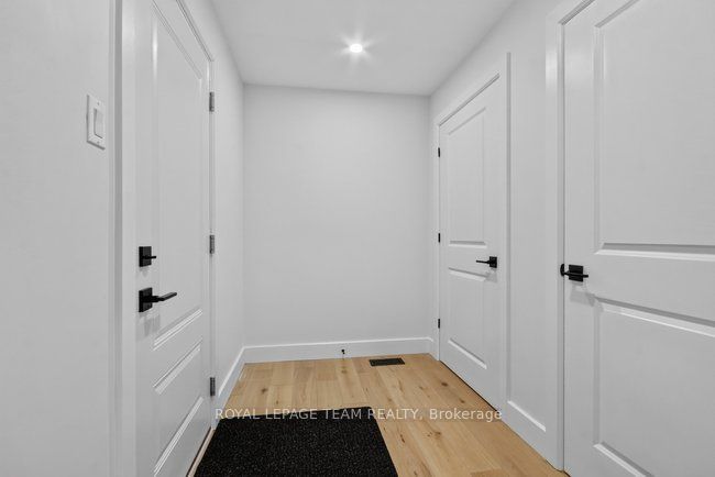 2710 River Road Property Photo 17