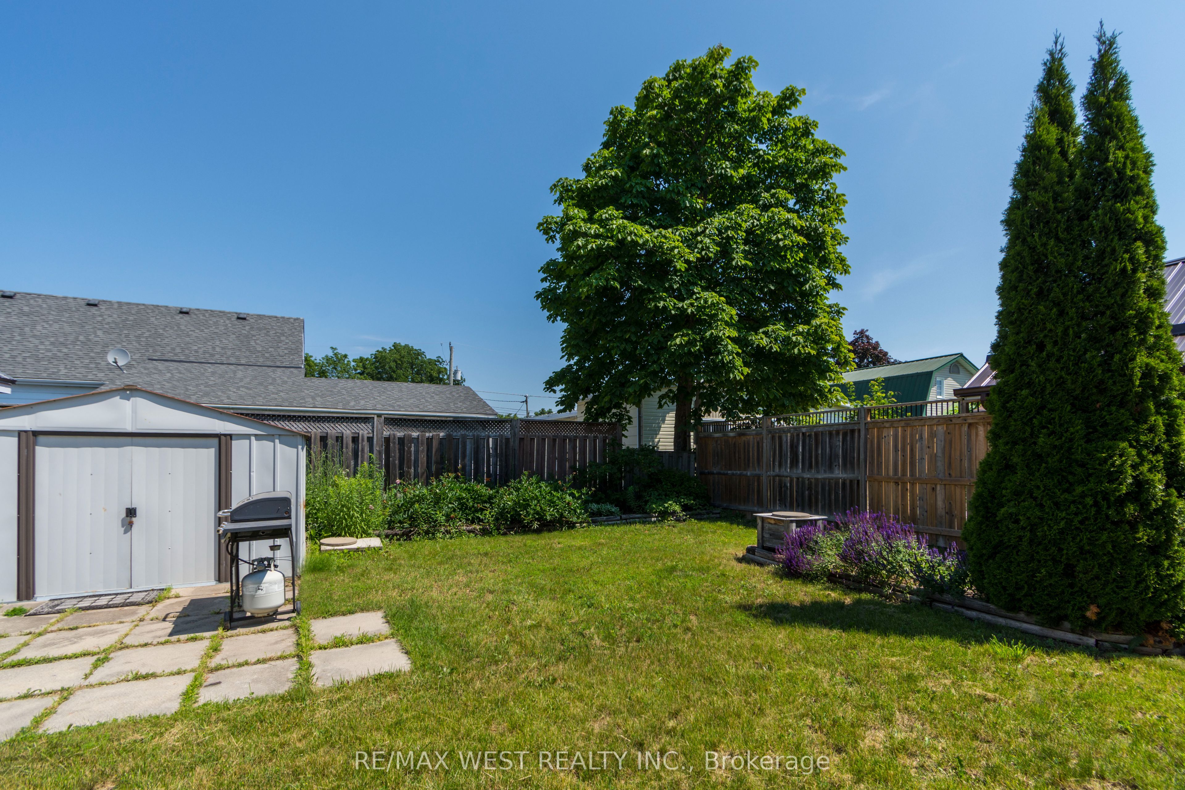 4 George Street Property Photo 24