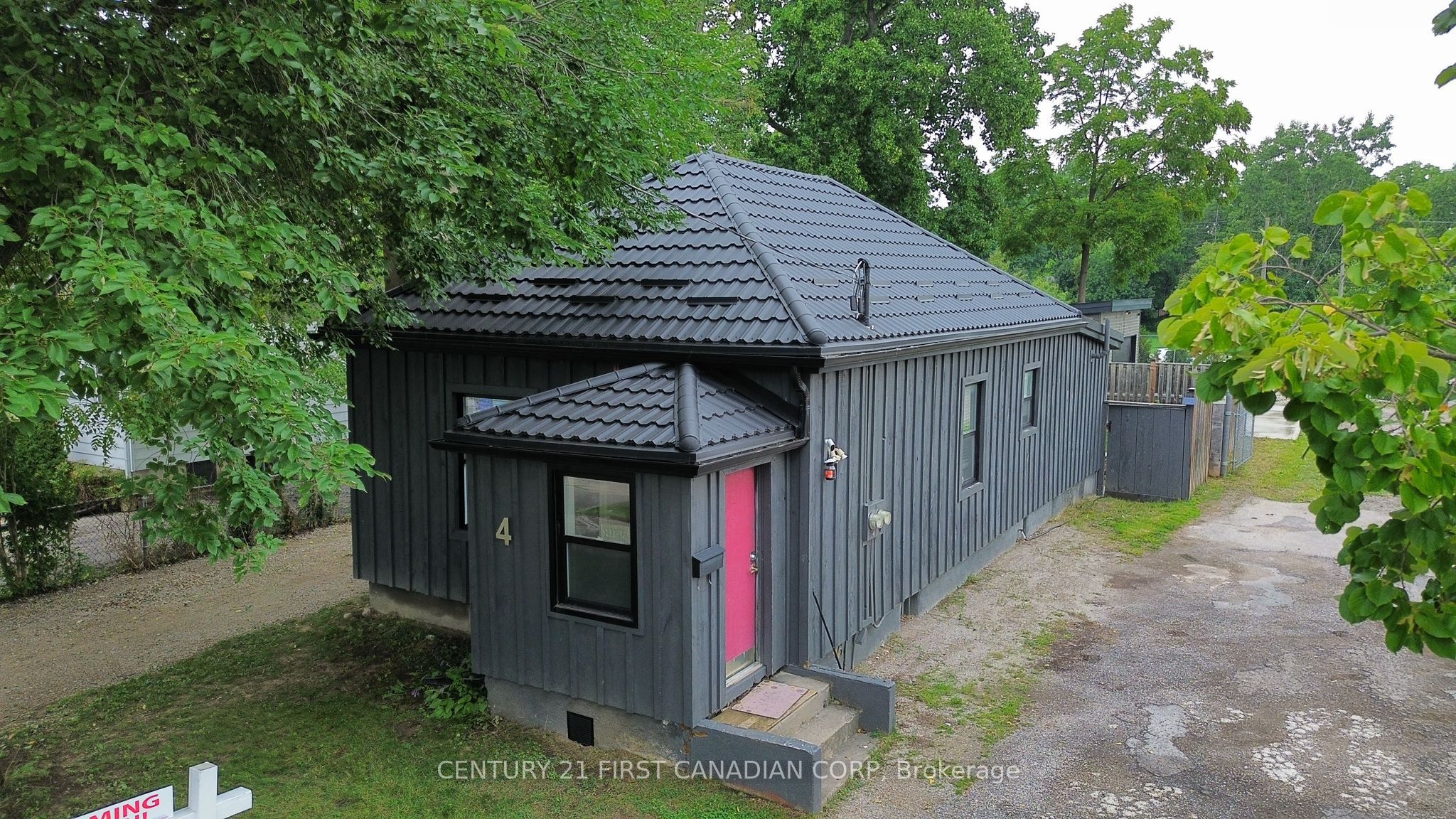 4 Elmwood Place
