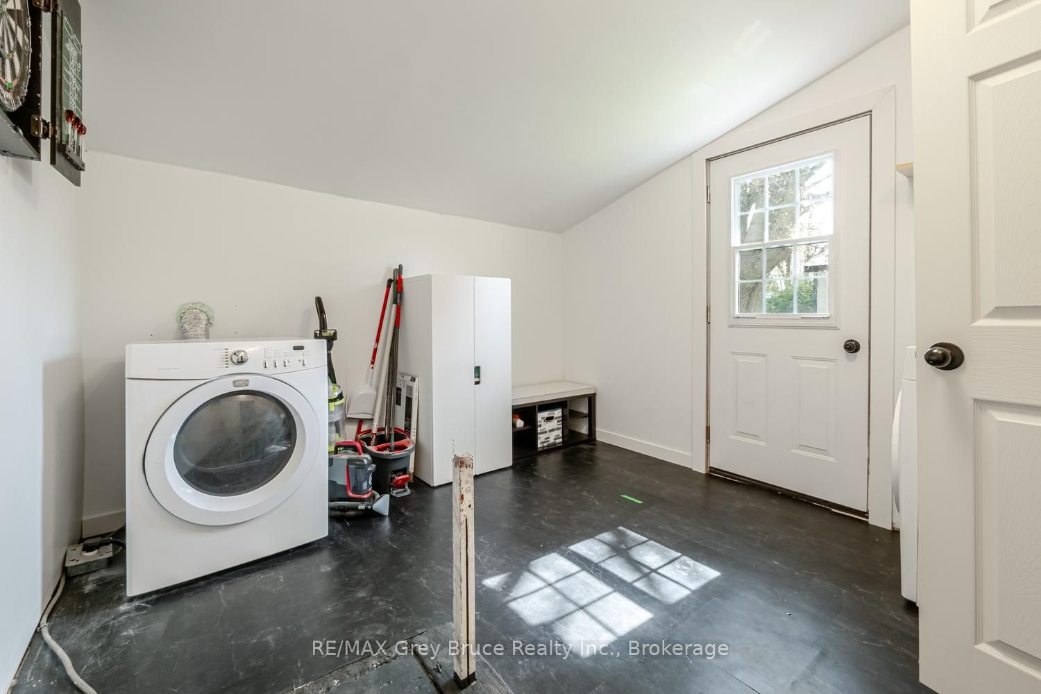 105 Main Street Property Photo 40