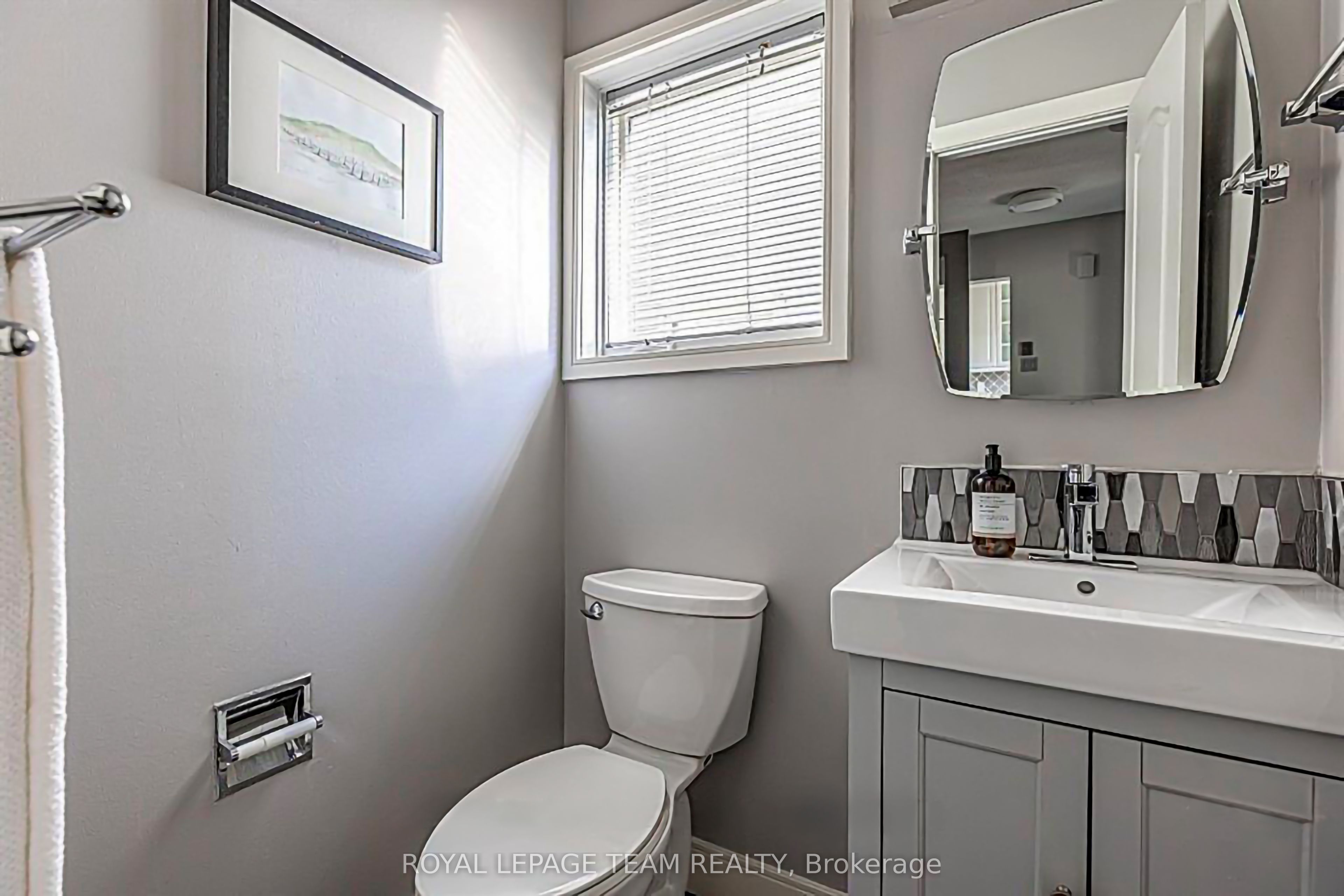 124 Kennevale Drive Property Photo 3