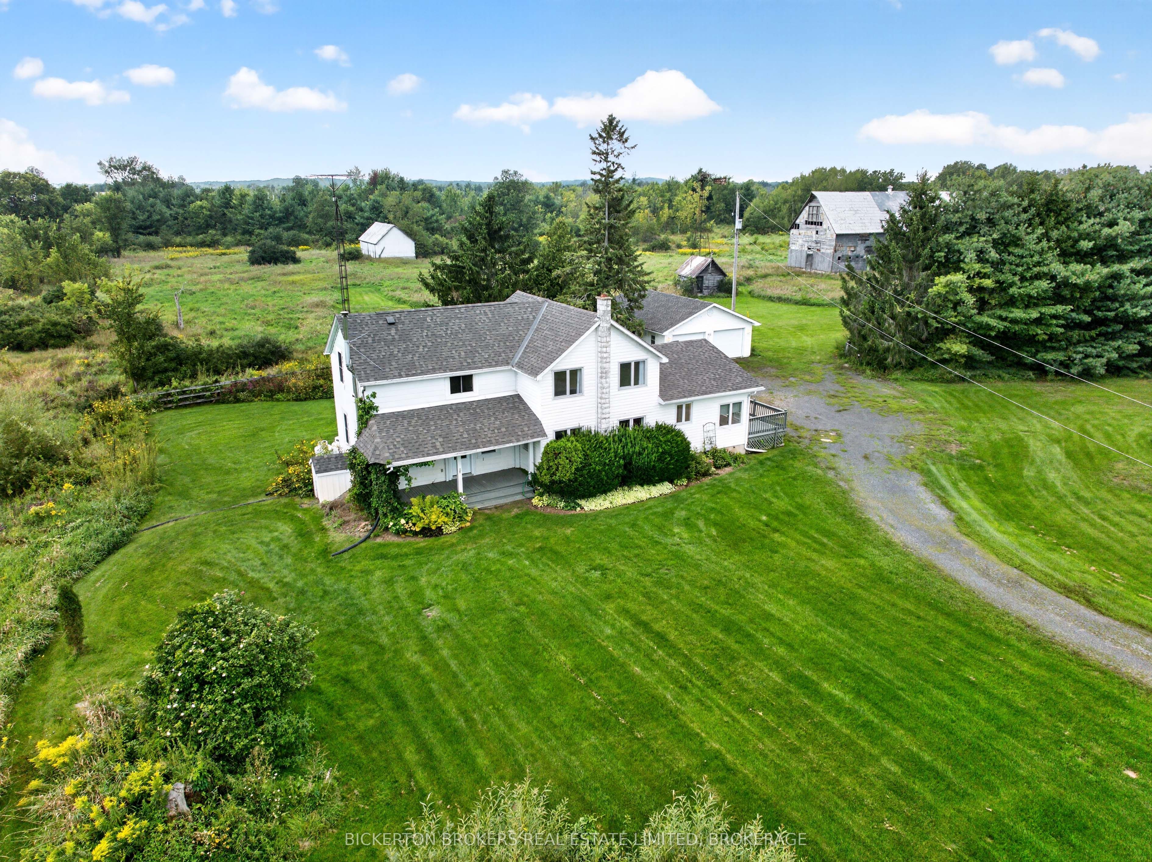 852 Kyes Road Property Photo 1