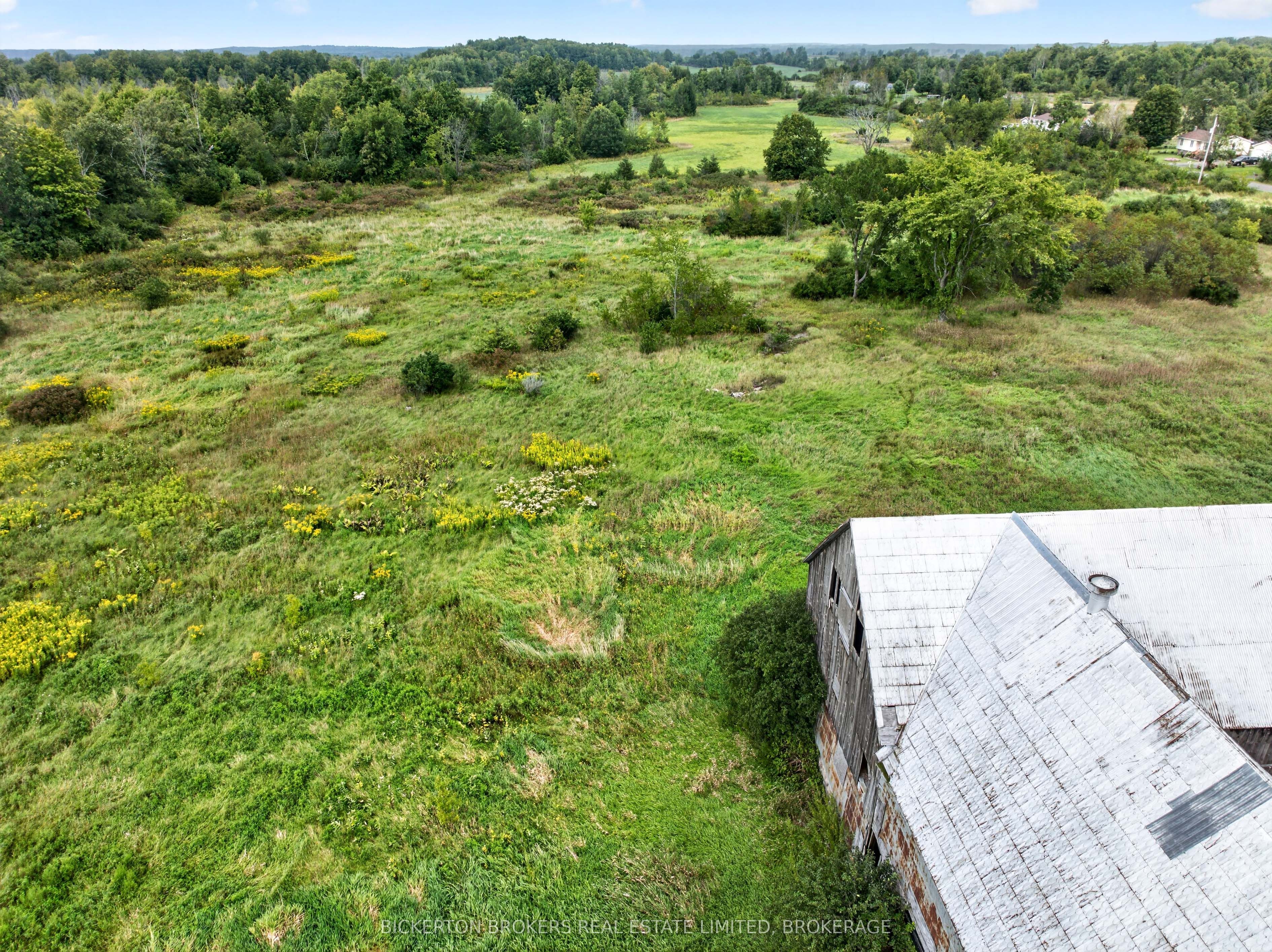 852 Kyes Road Property Photo 11