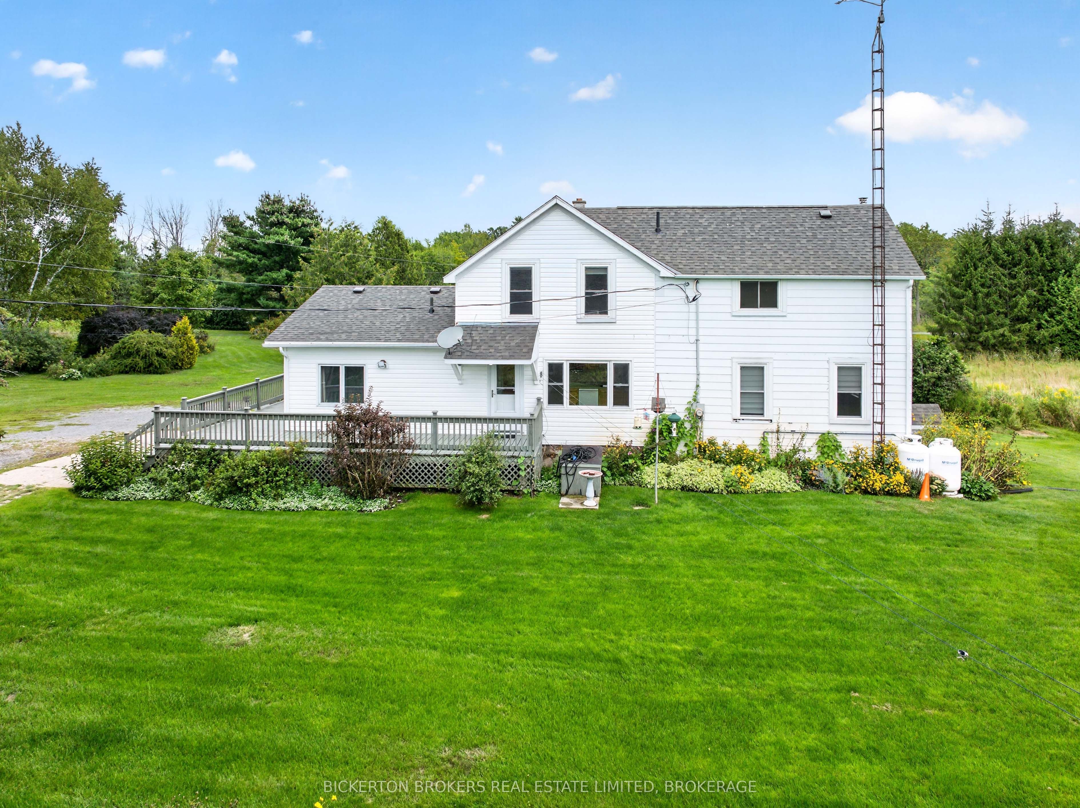 852 Kyes Road Property Photo 14