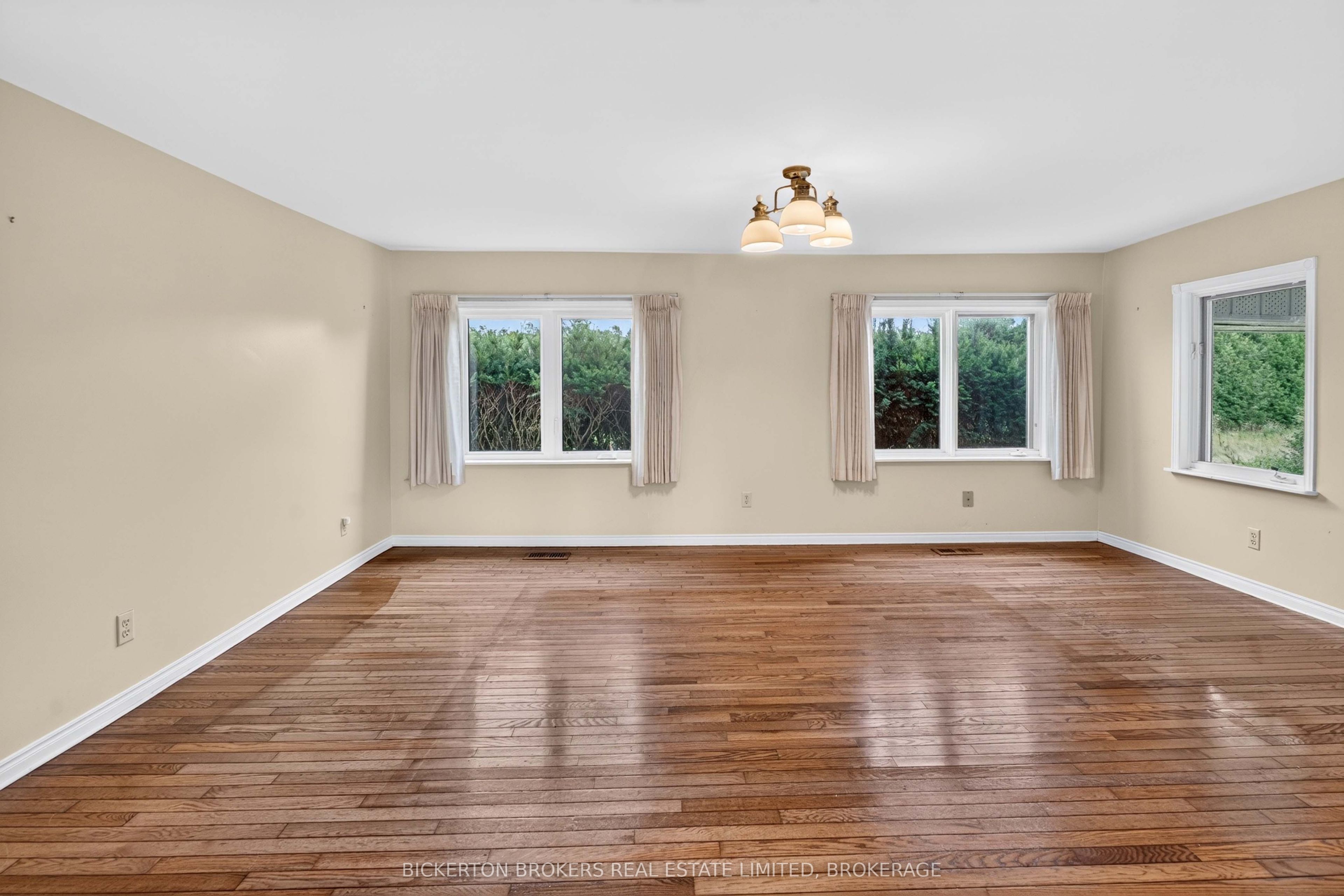 852 Kyes Road Property Photo 27