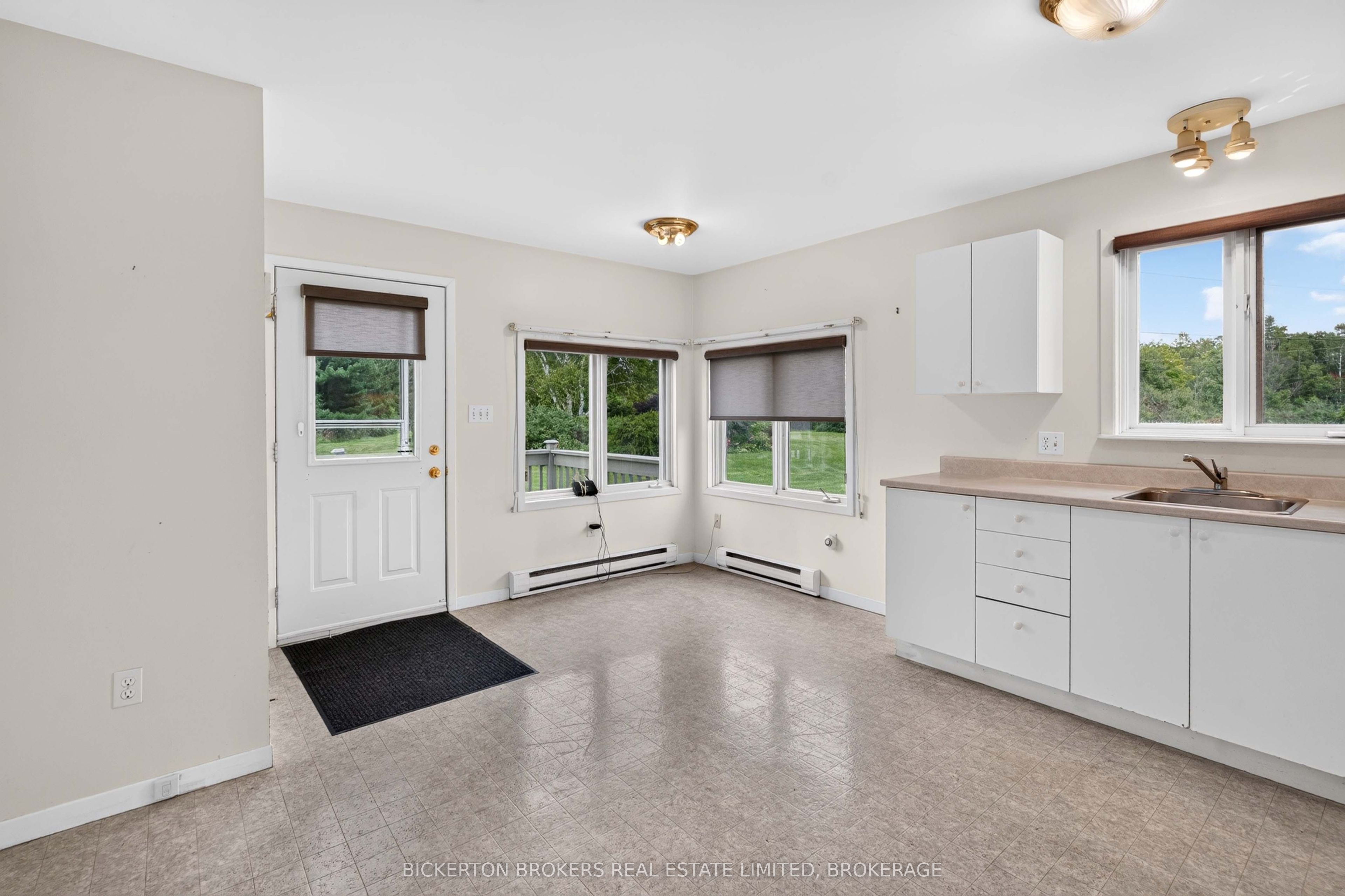 852 Kyes Road Property Photo 33
