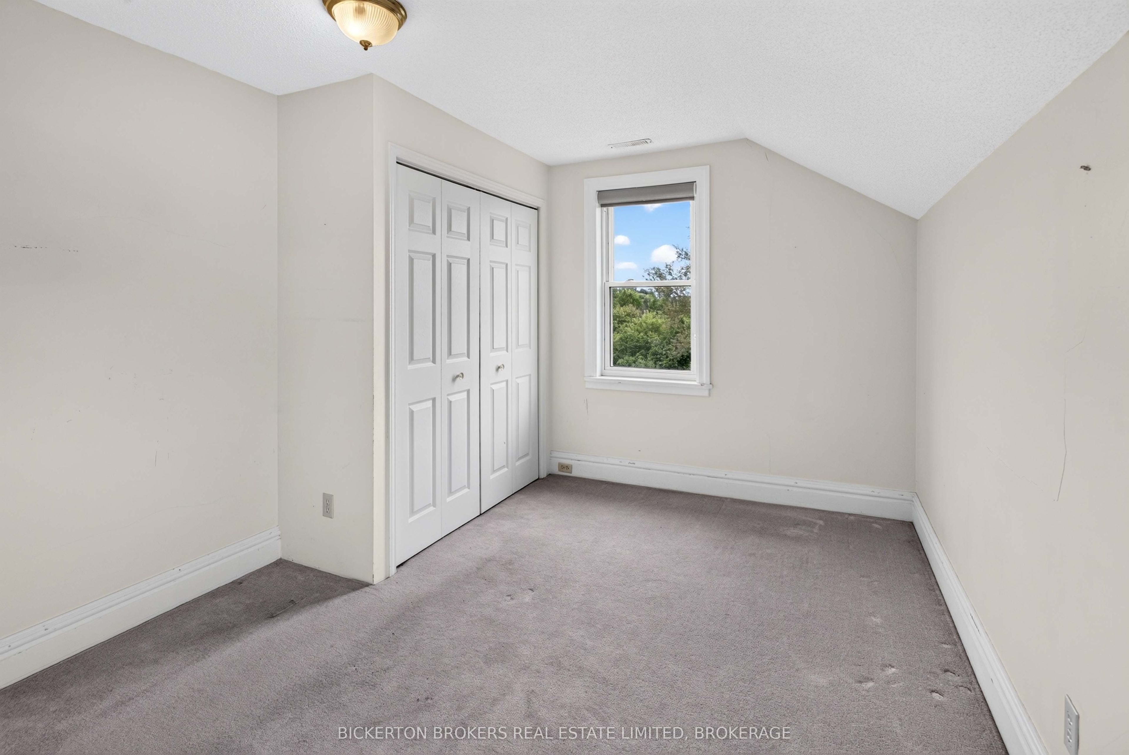 852 Kyes Road Property Photo 41
