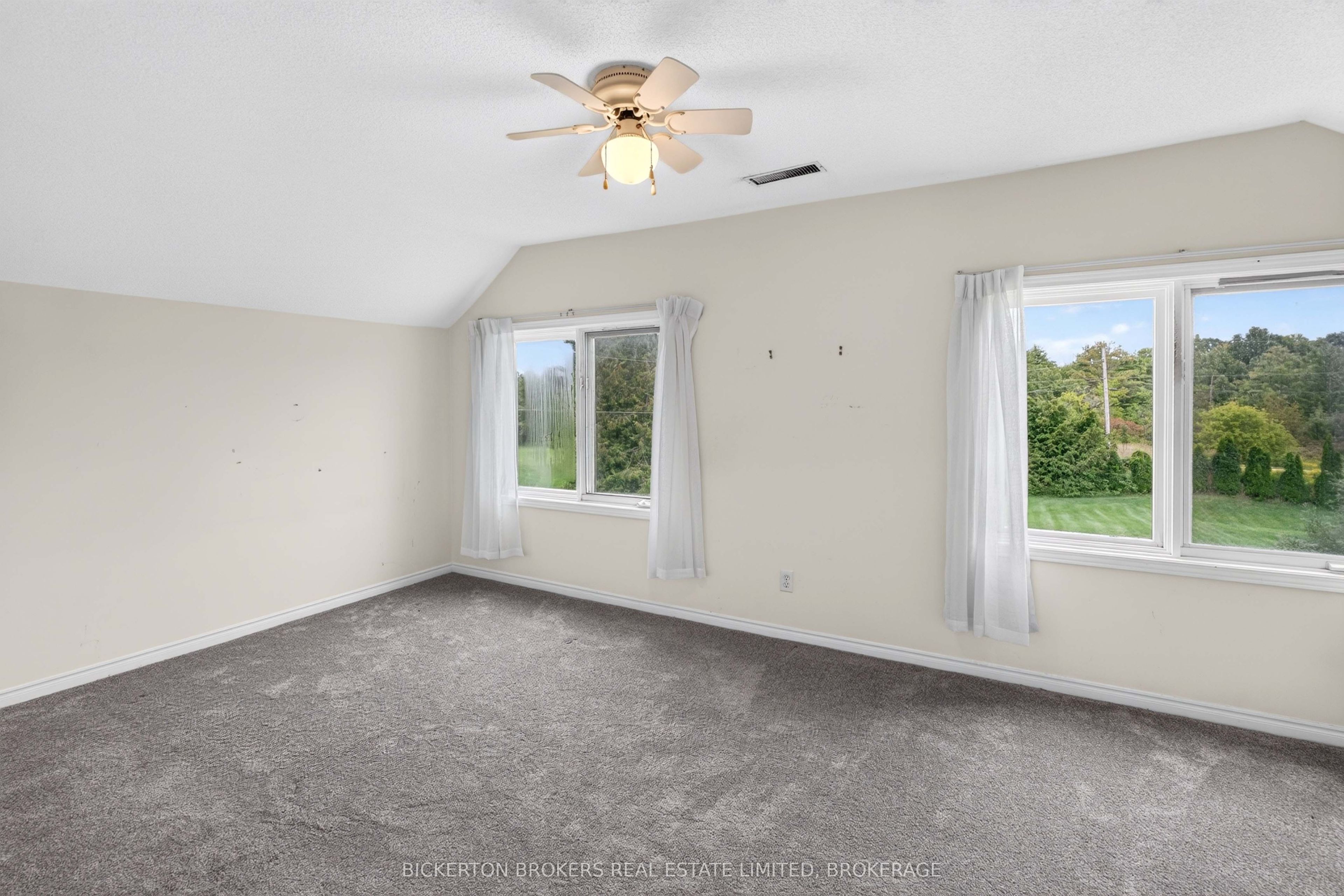852 Kyes Road Property Photo 44
