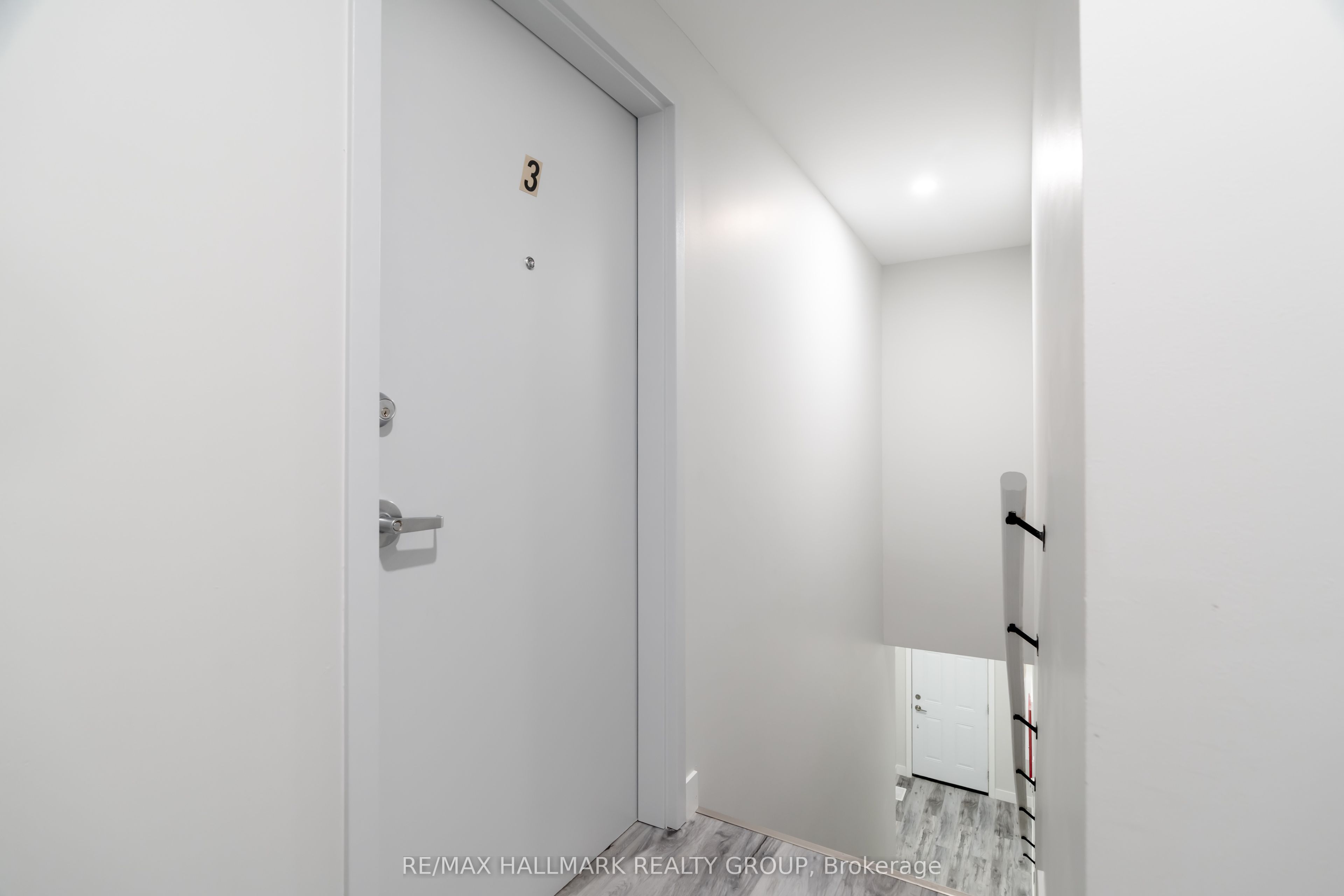 261 Somerset Street E 3 Property Photo 4
