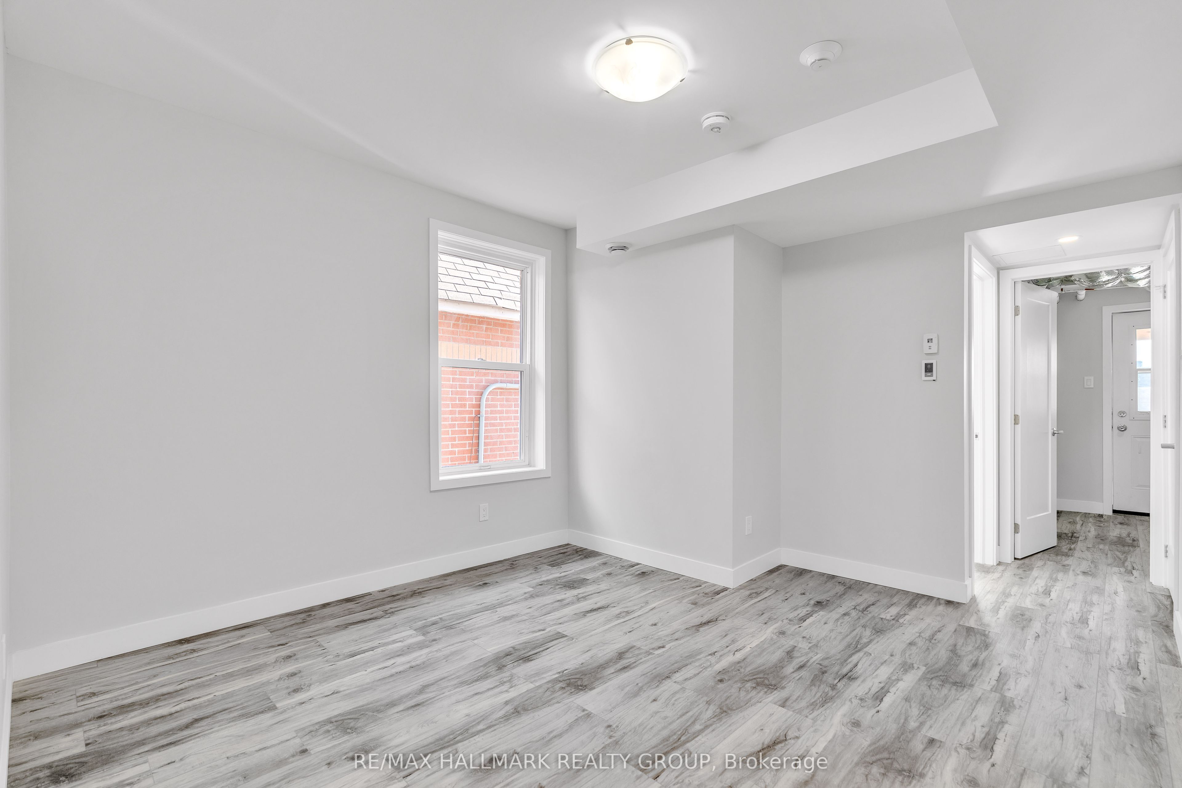 261 Somerset Street E 3 Property Photo 5