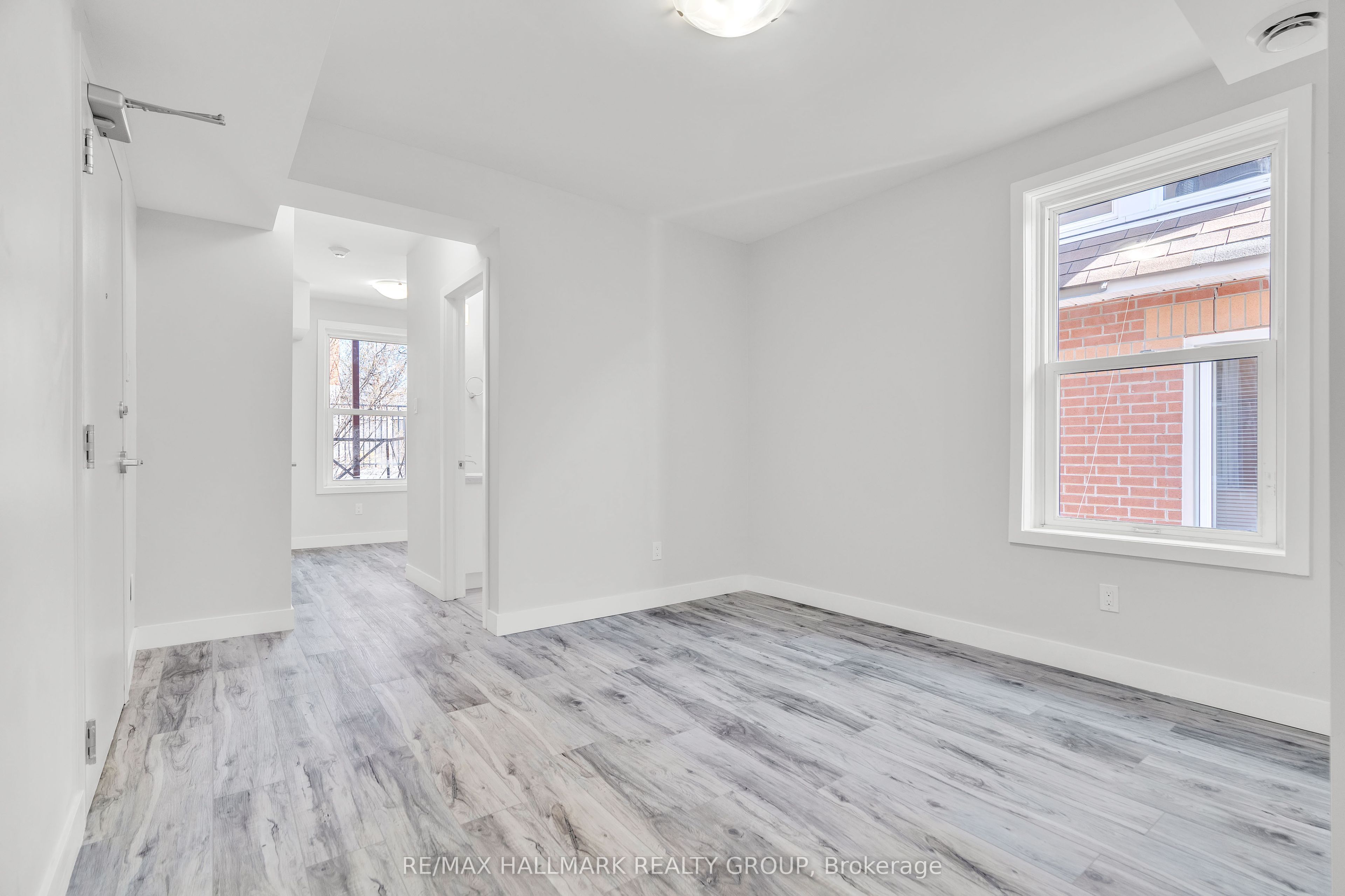 261 Somerset Street E 3 Property Photo 6