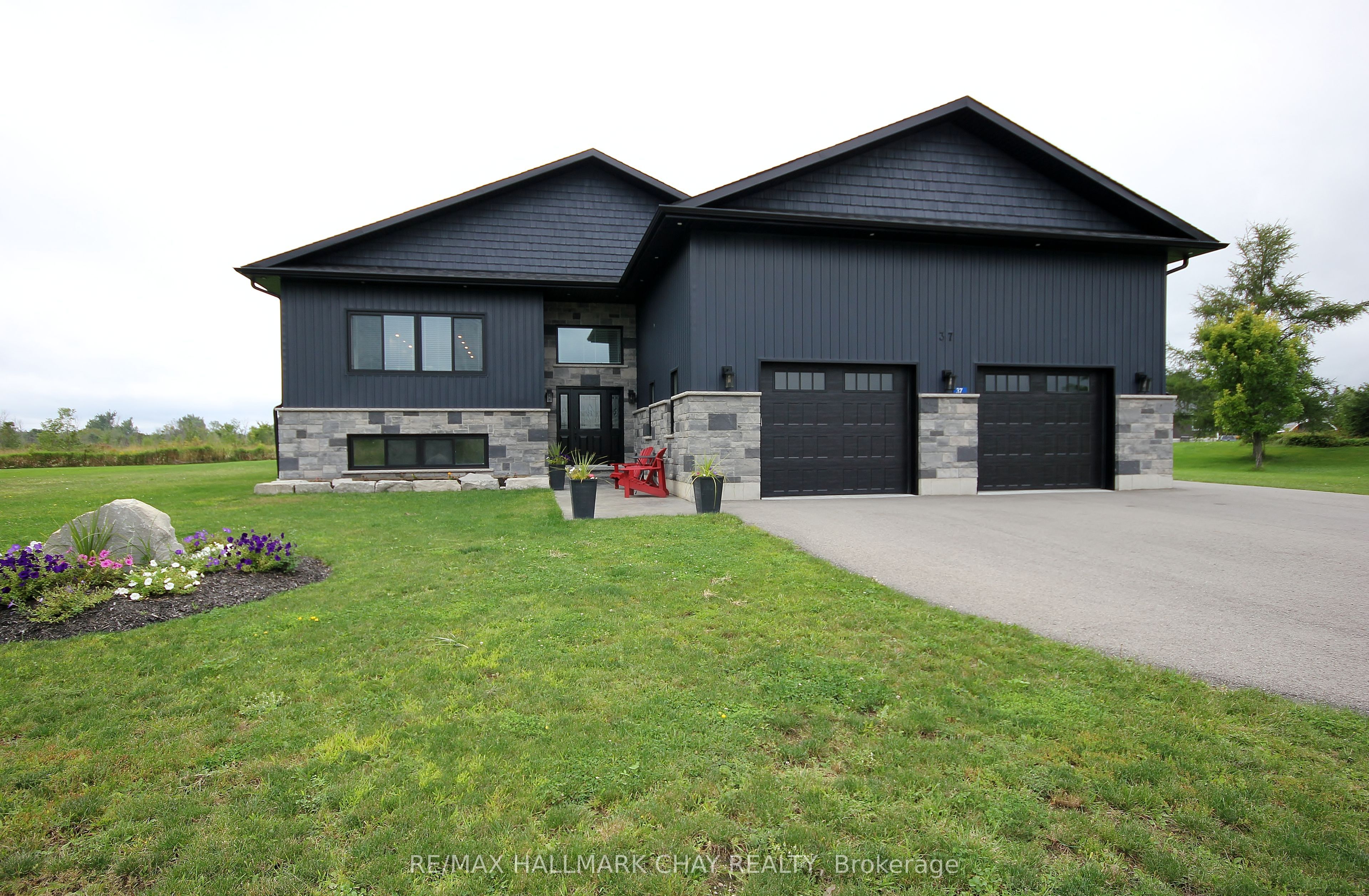 37 Hillside Drive Property Photo 2