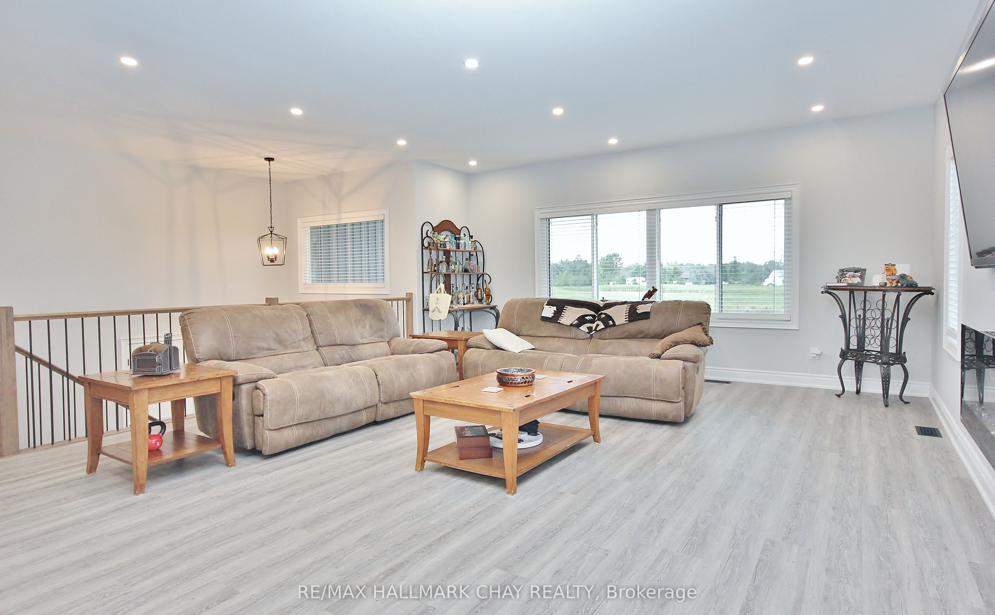 37 Hillside Drive Property Photo 6