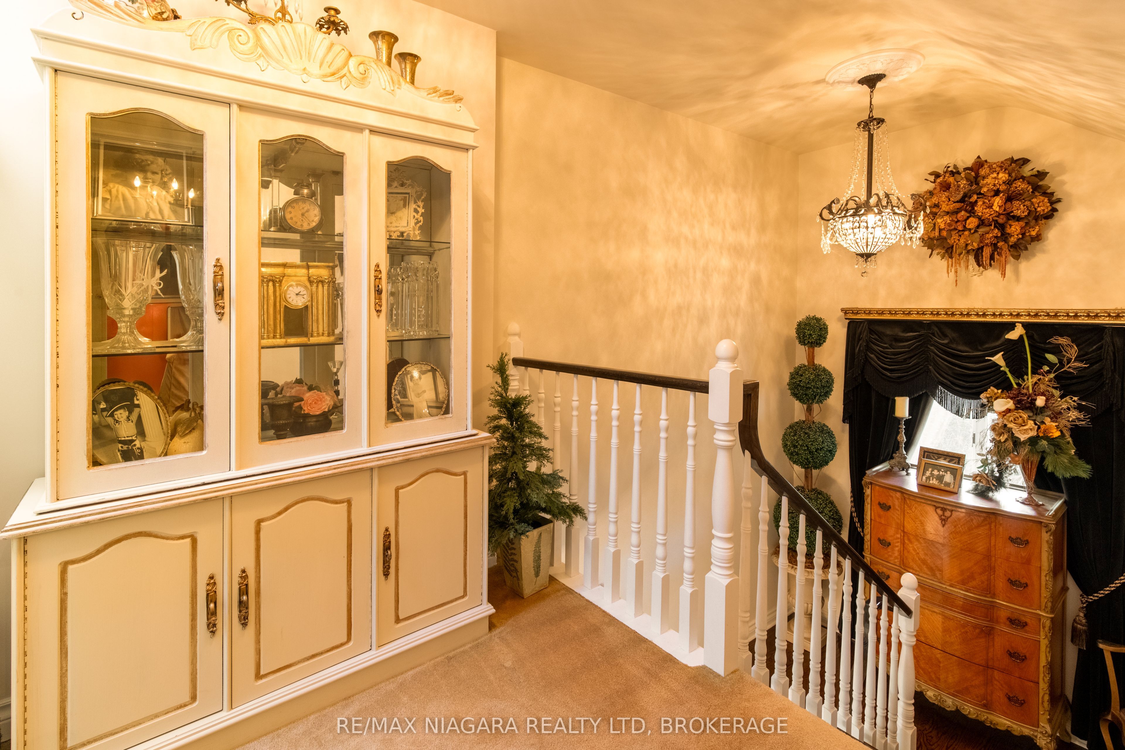 735 Lakeshore Road E Property Photo 28