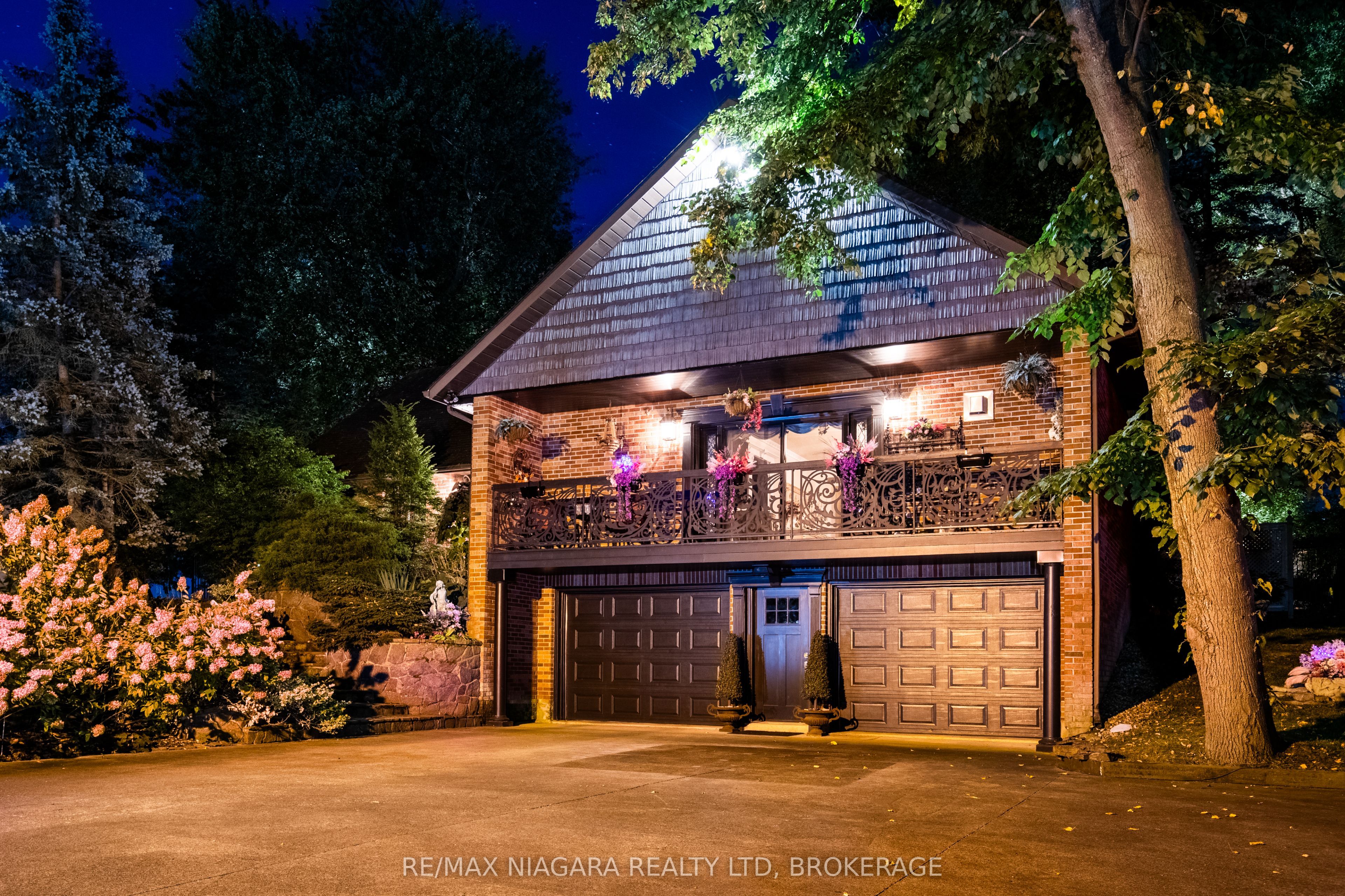 735 Lakeshore Road E Property Photo 36