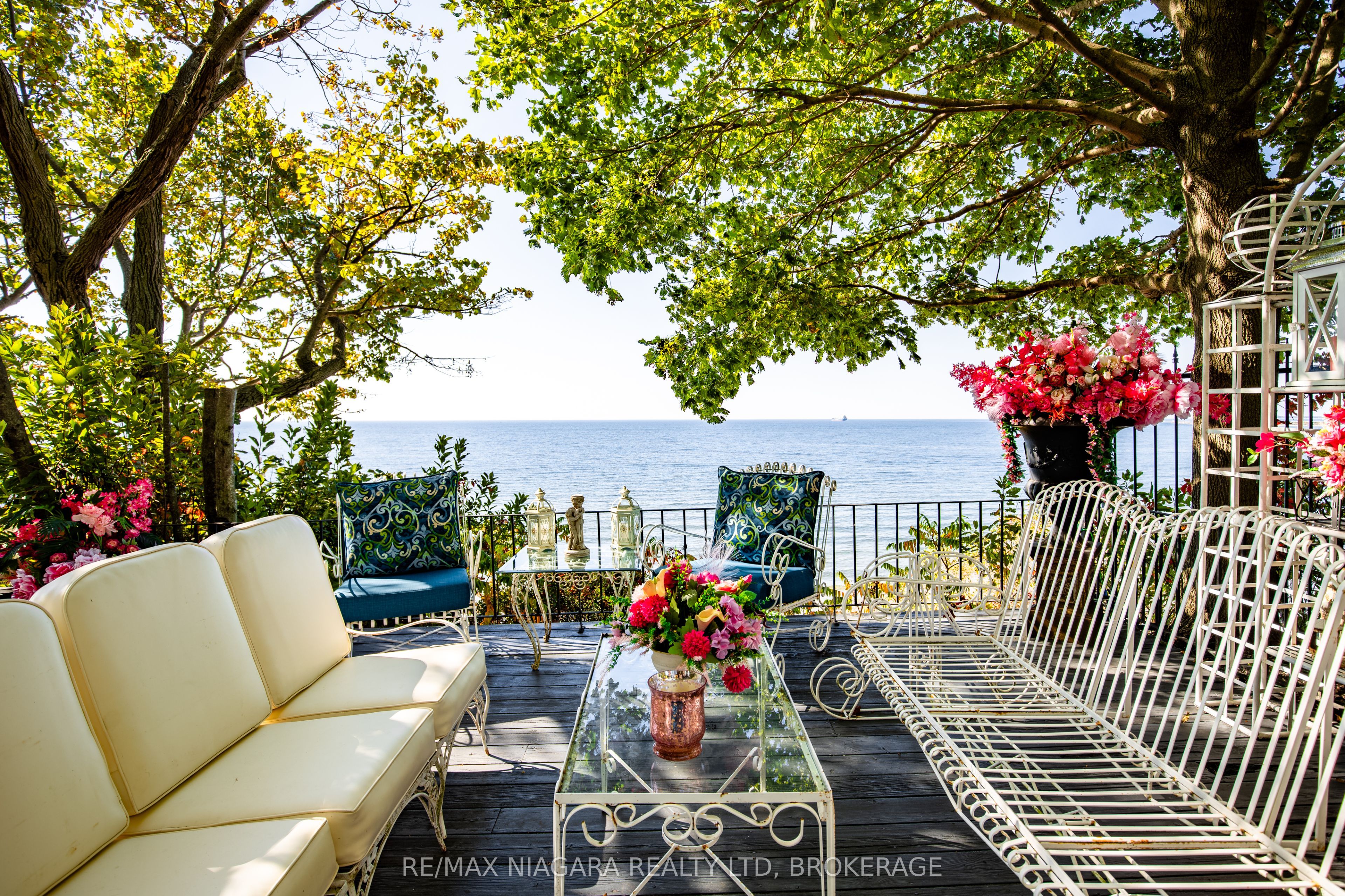 735 Lakeshore Road E Property Photo 41