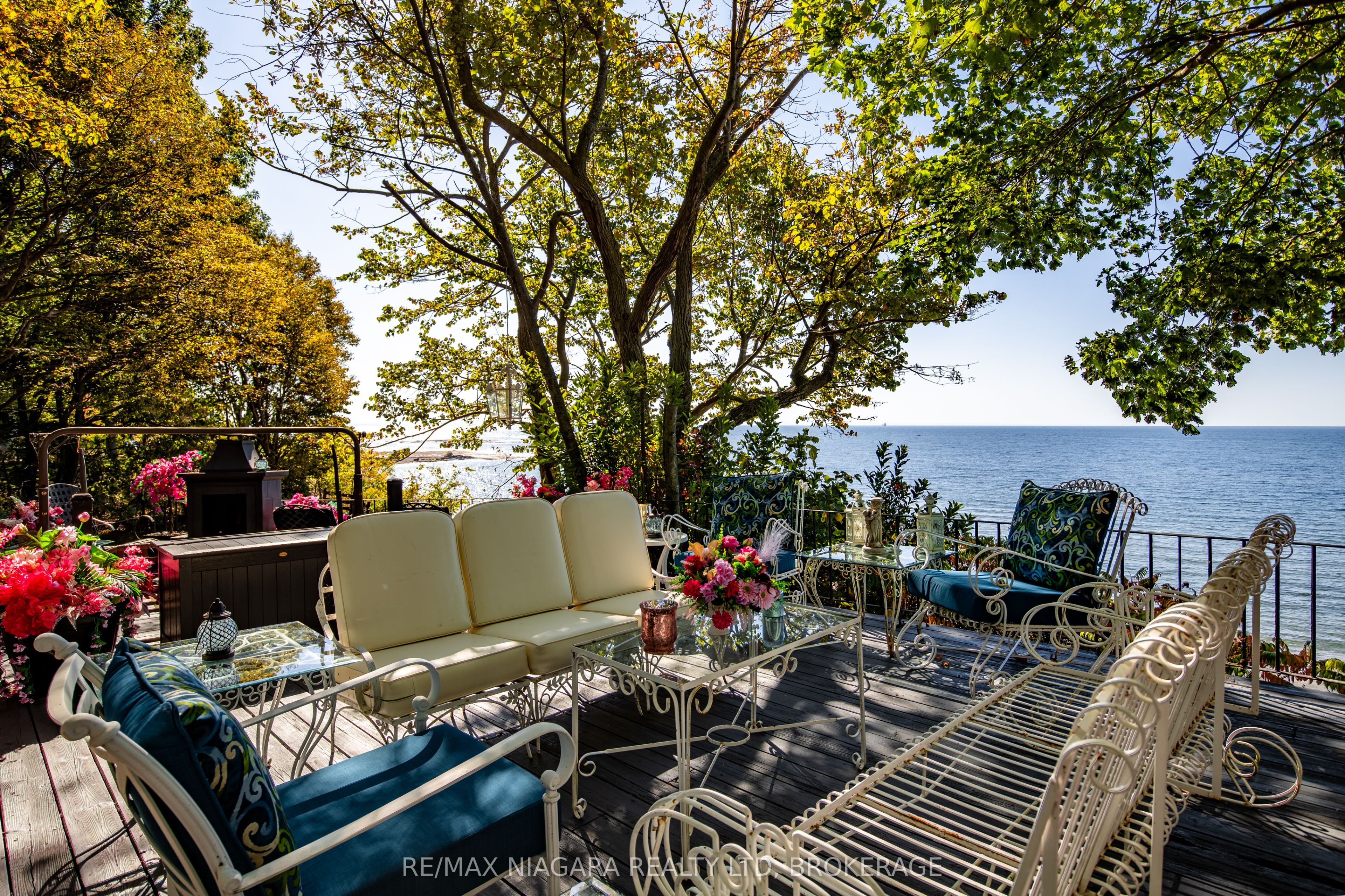 735 Lakeshore Road E Property Photo 42