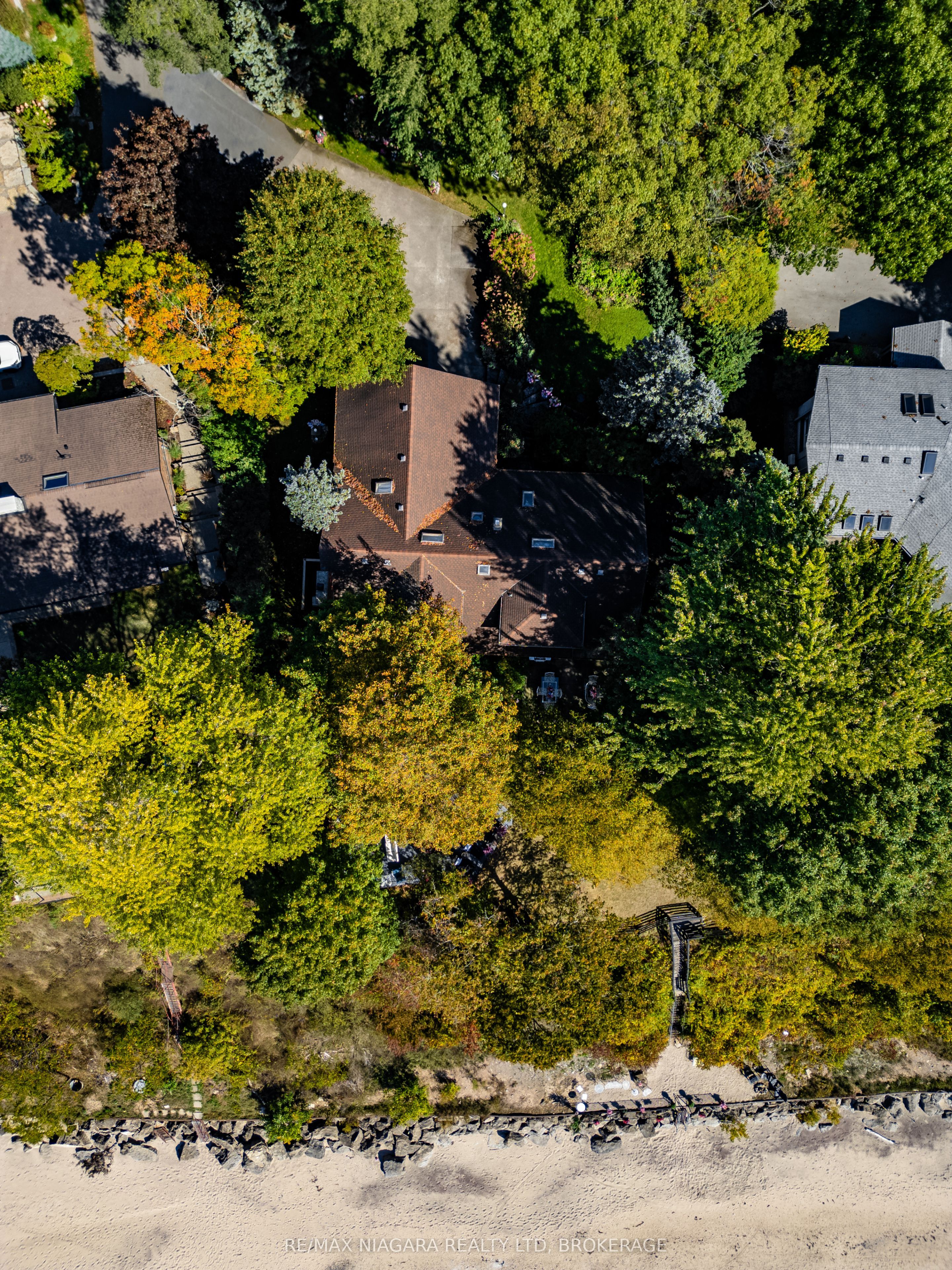 735 Lakeshore Road E Property Photo 49