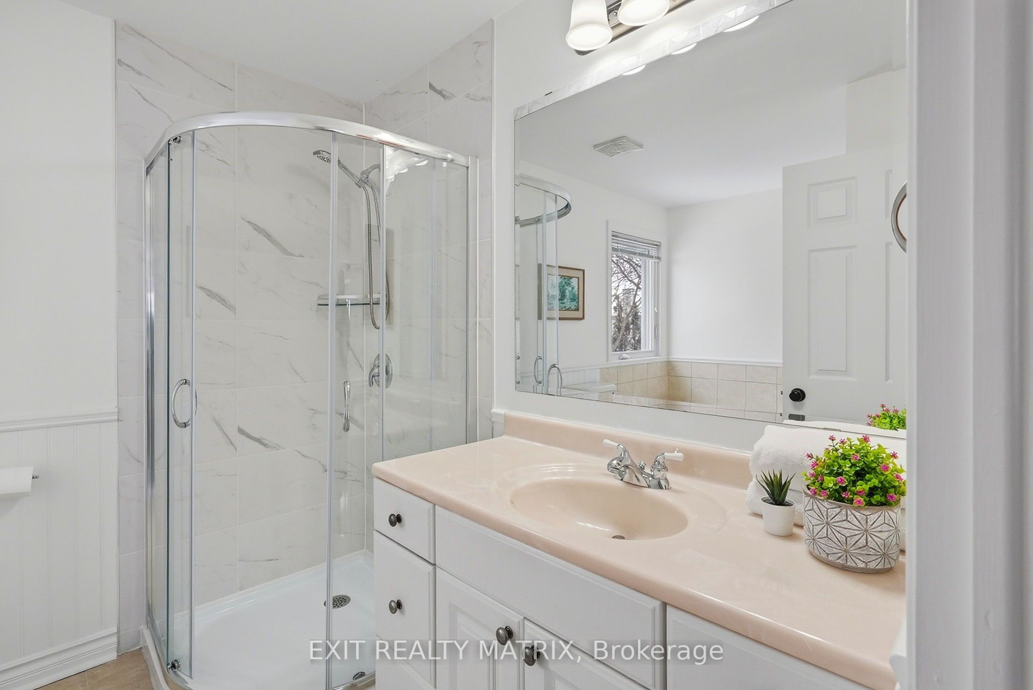 727 Brome Crescent Property Photo 11