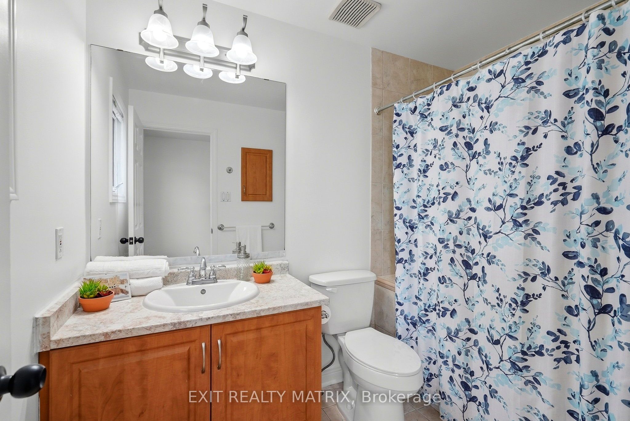727 Brome Crescent Property Photo 17
