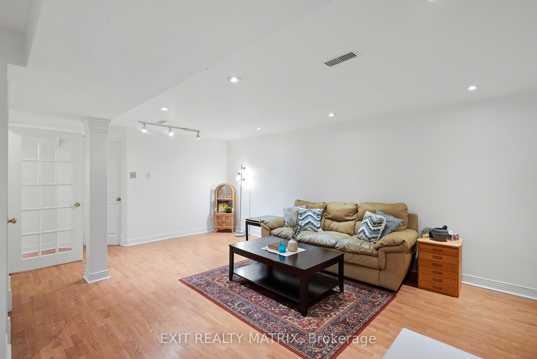 727 Brome Crescent Property Photo 20