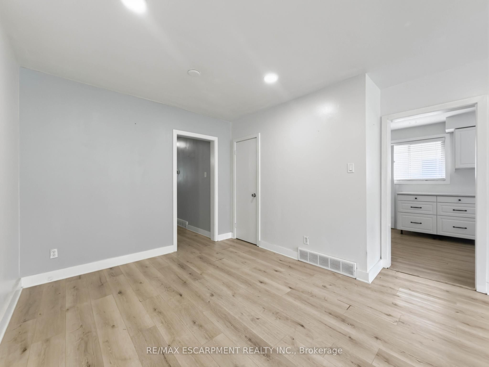 220 Cairn Street Property Photo 17