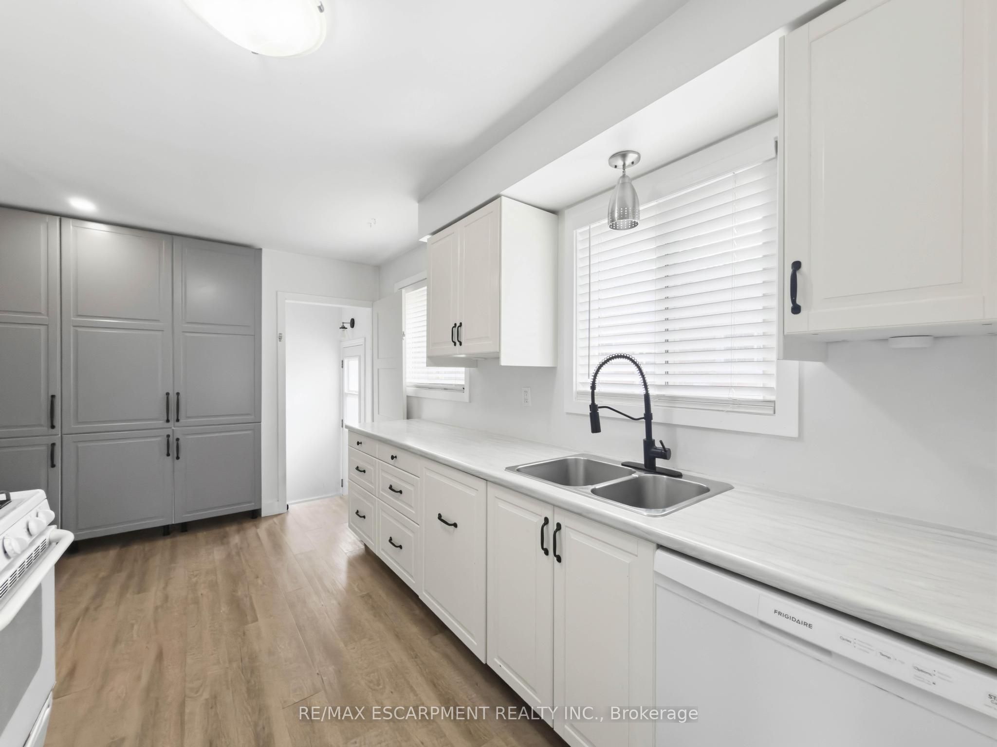 220 Cairn Street Property Photo 20