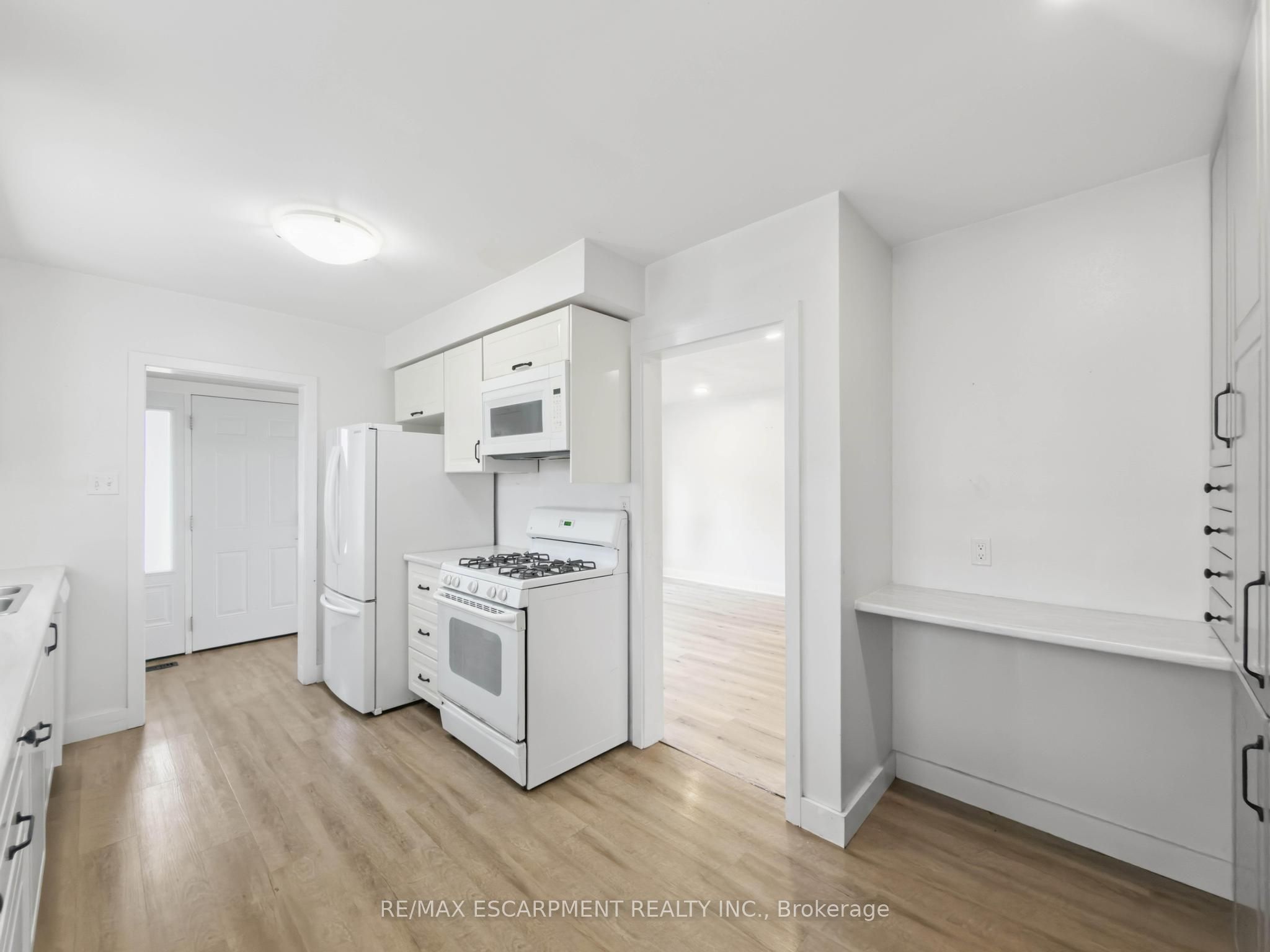 220 Cairn Street Property Photo 23