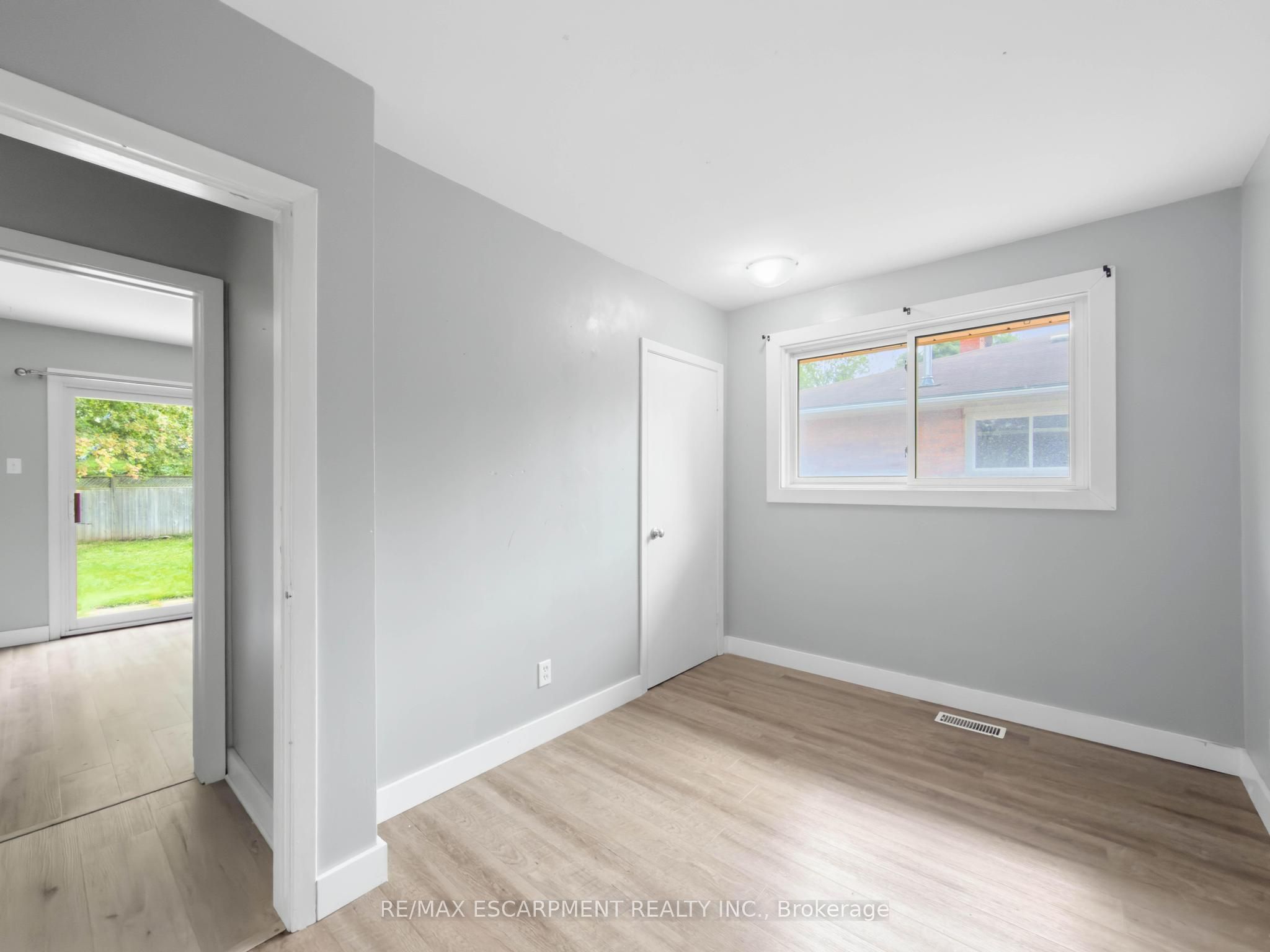 220 Cairn Street Property Photo 28