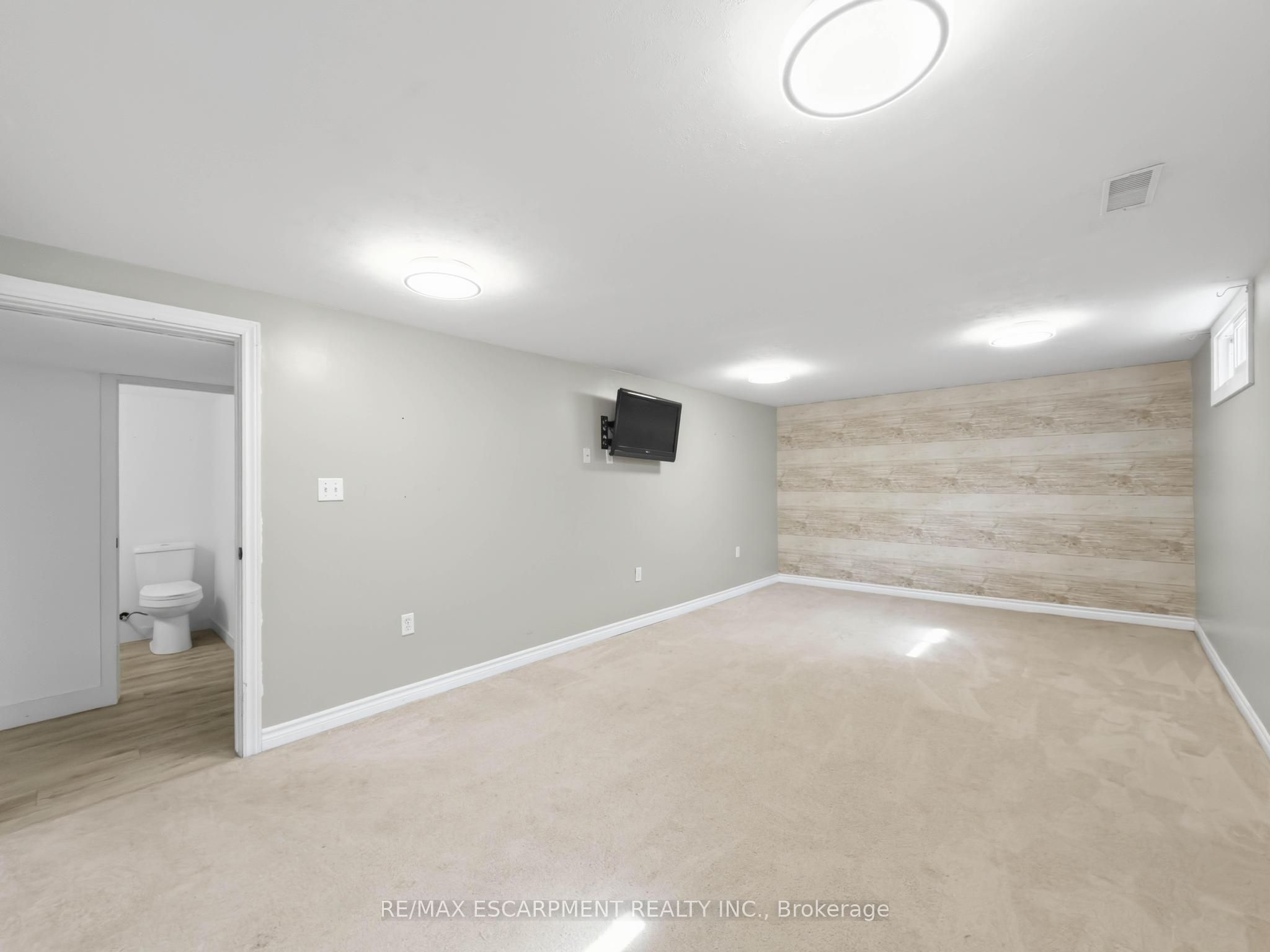 220 Cairn Street Property Photo 35