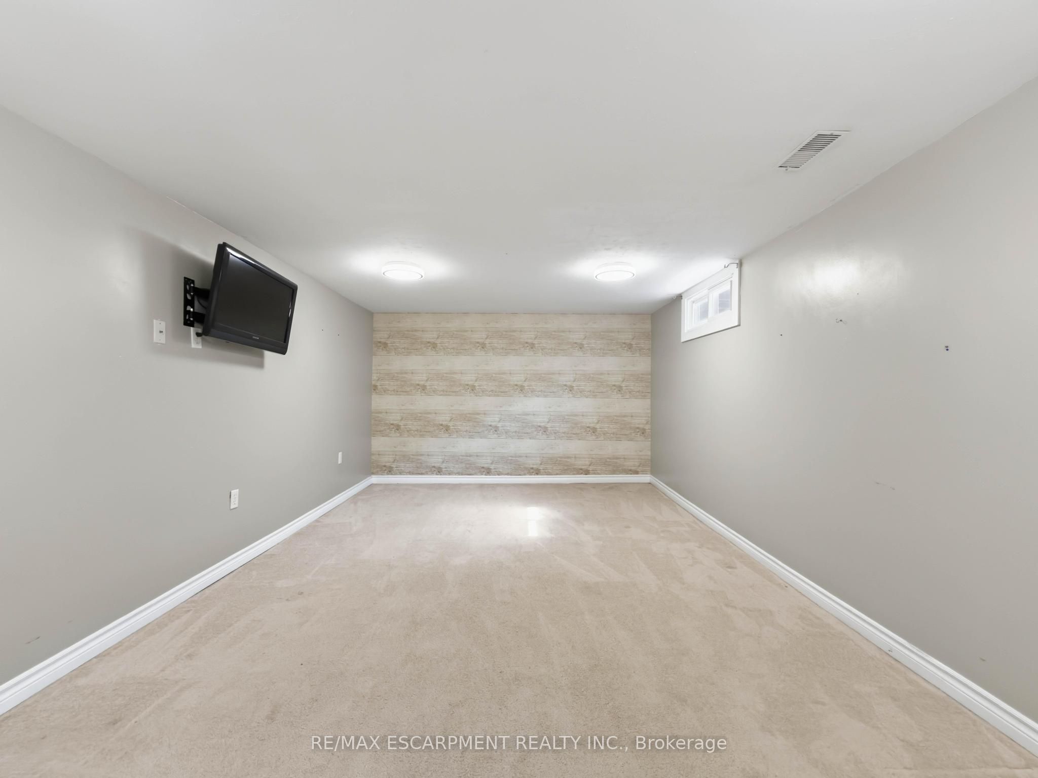 220 Cairn Street Property Photo 37
