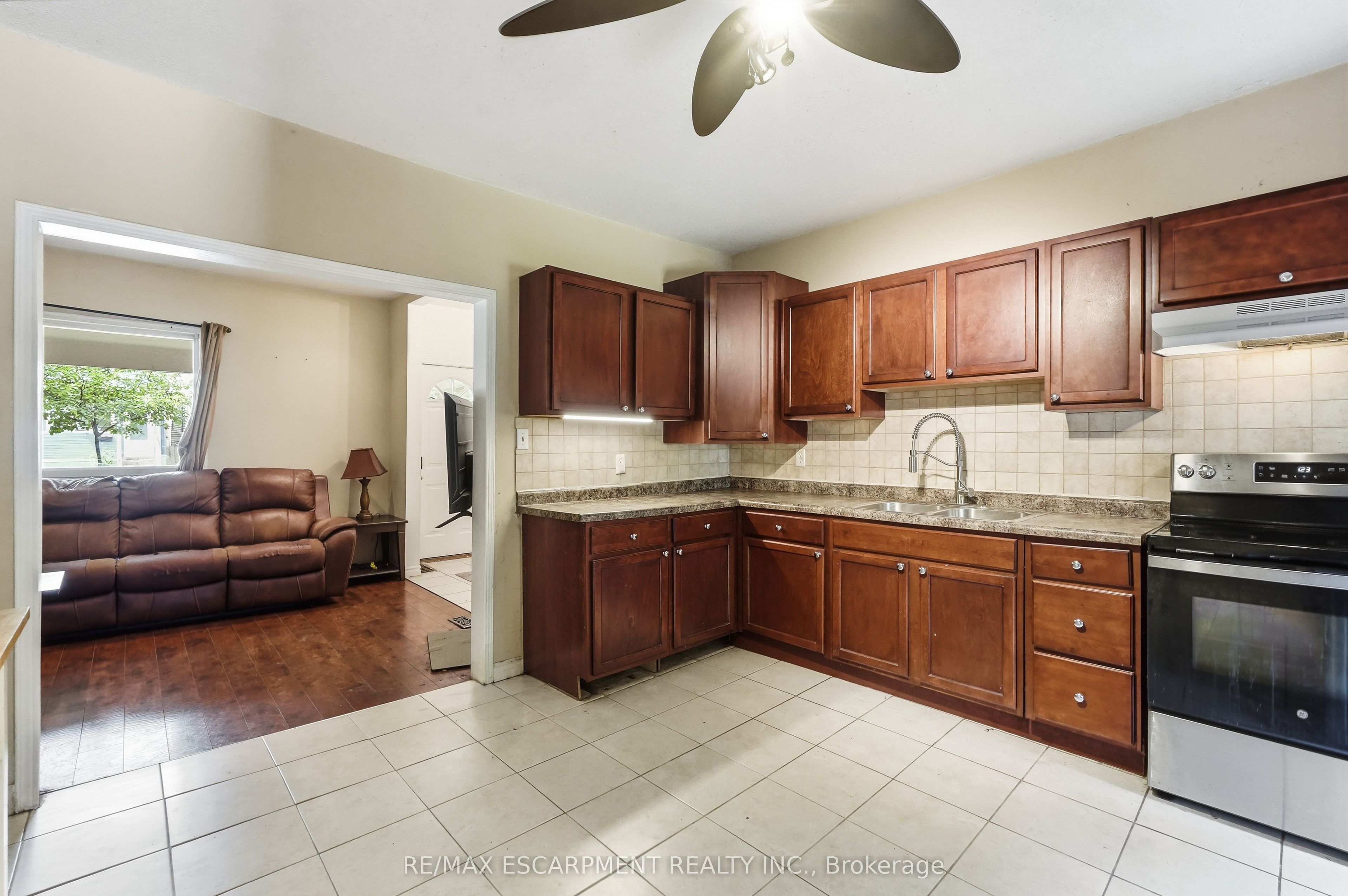 26 Niagara Street Property Photo 7
