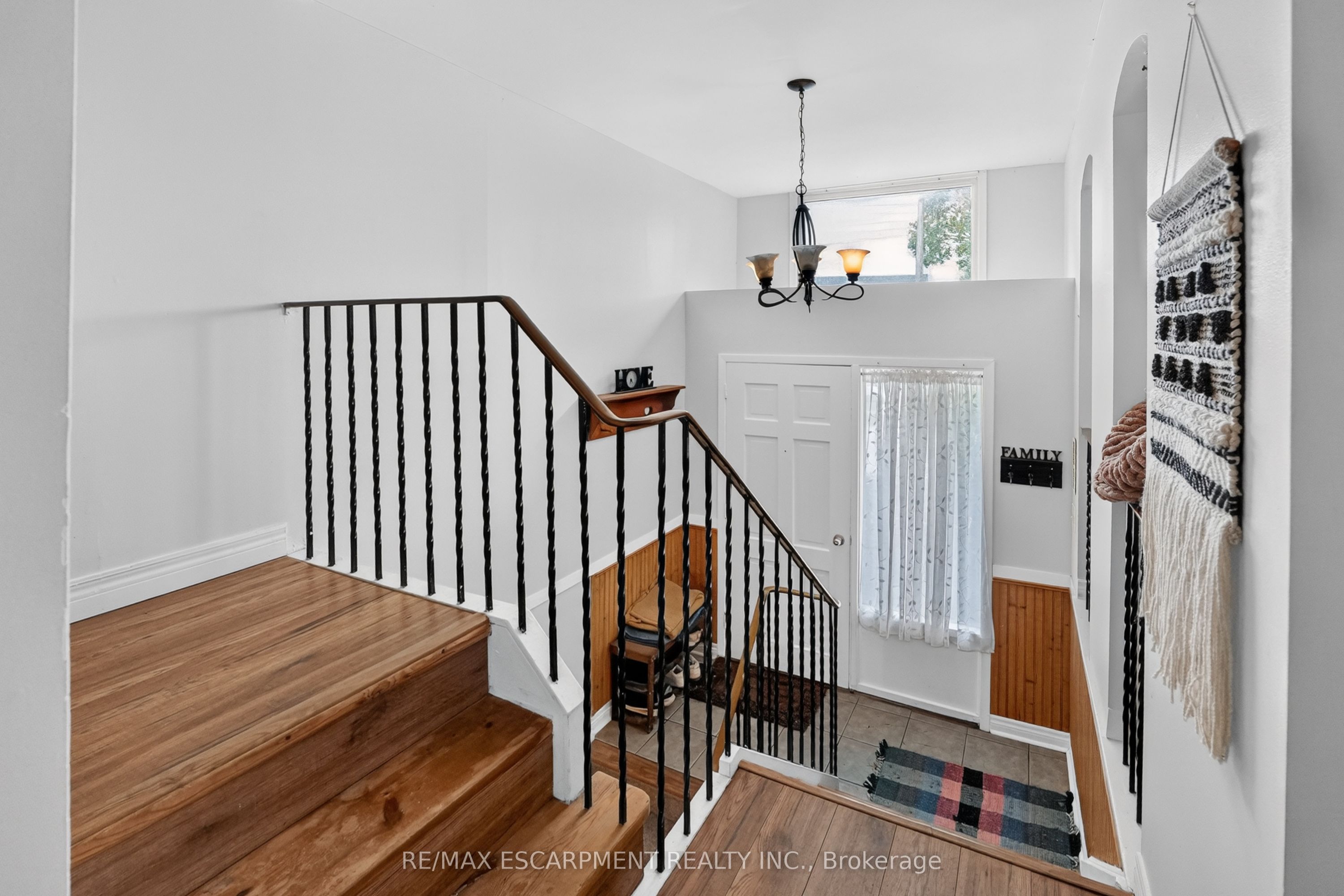 132 Lock Street W 3 Property Photo 4
