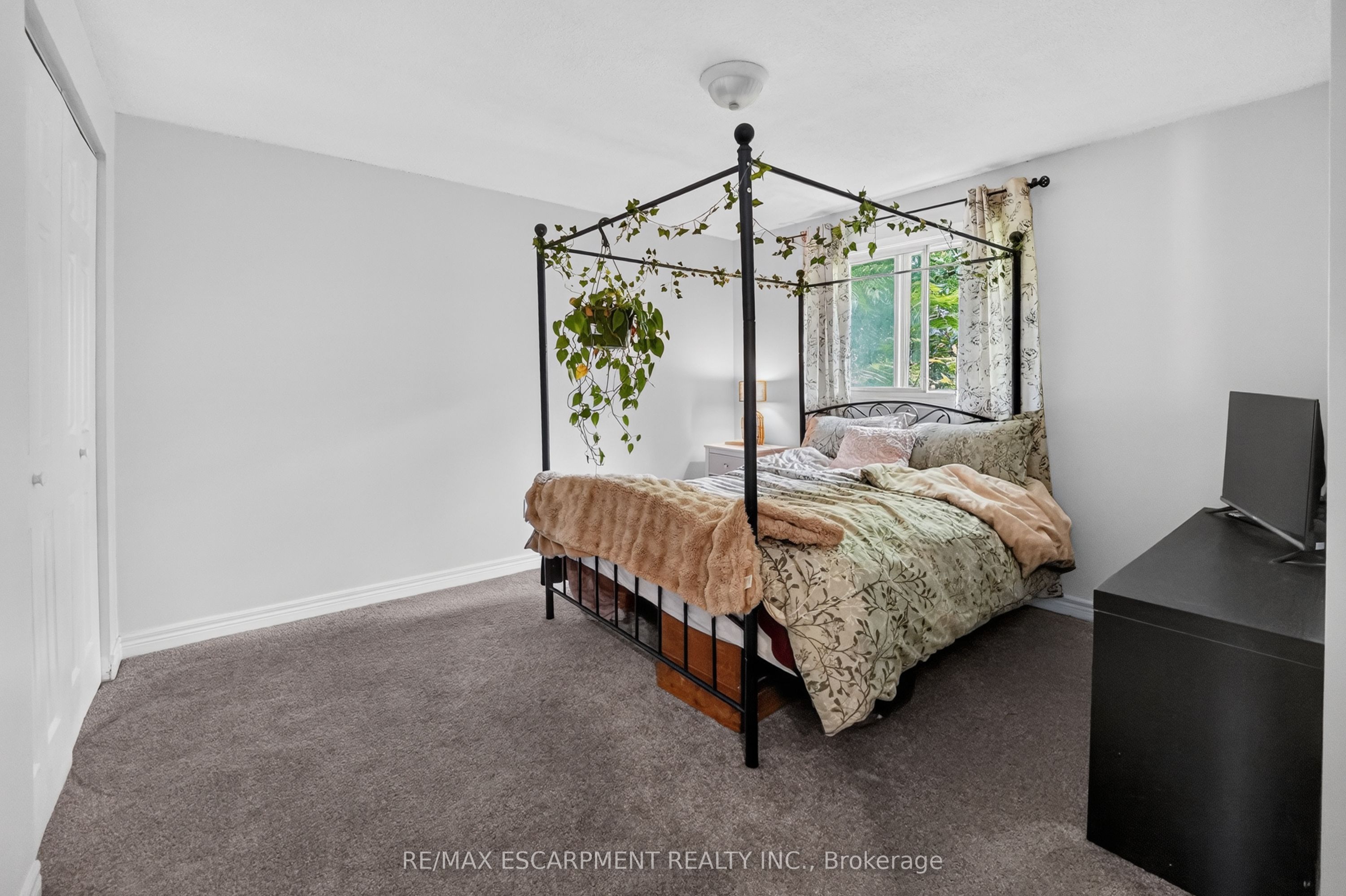 132 Lock Street W 3 Property Photo 14