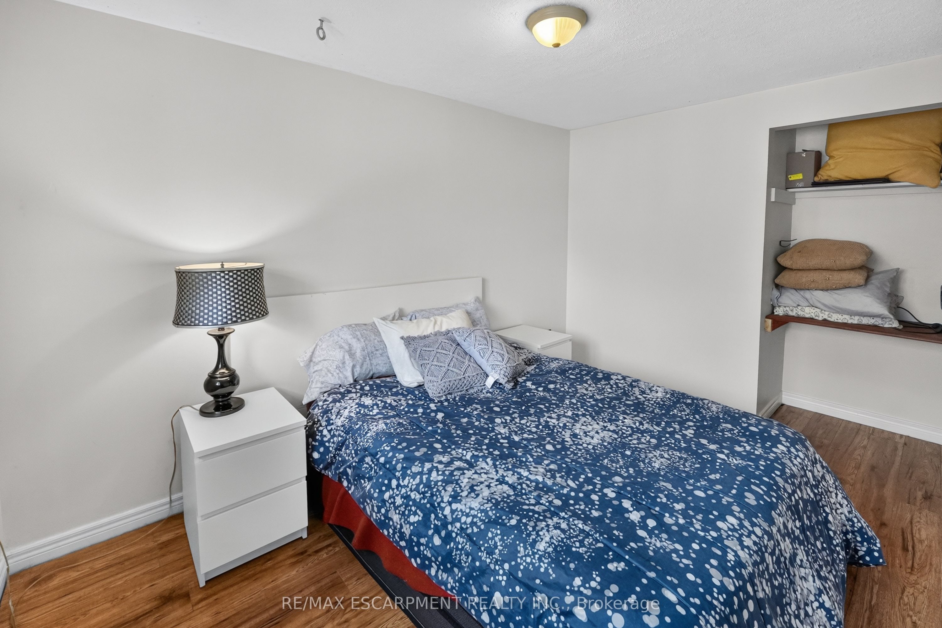 132 Lock Street W 3 Property Photo 17