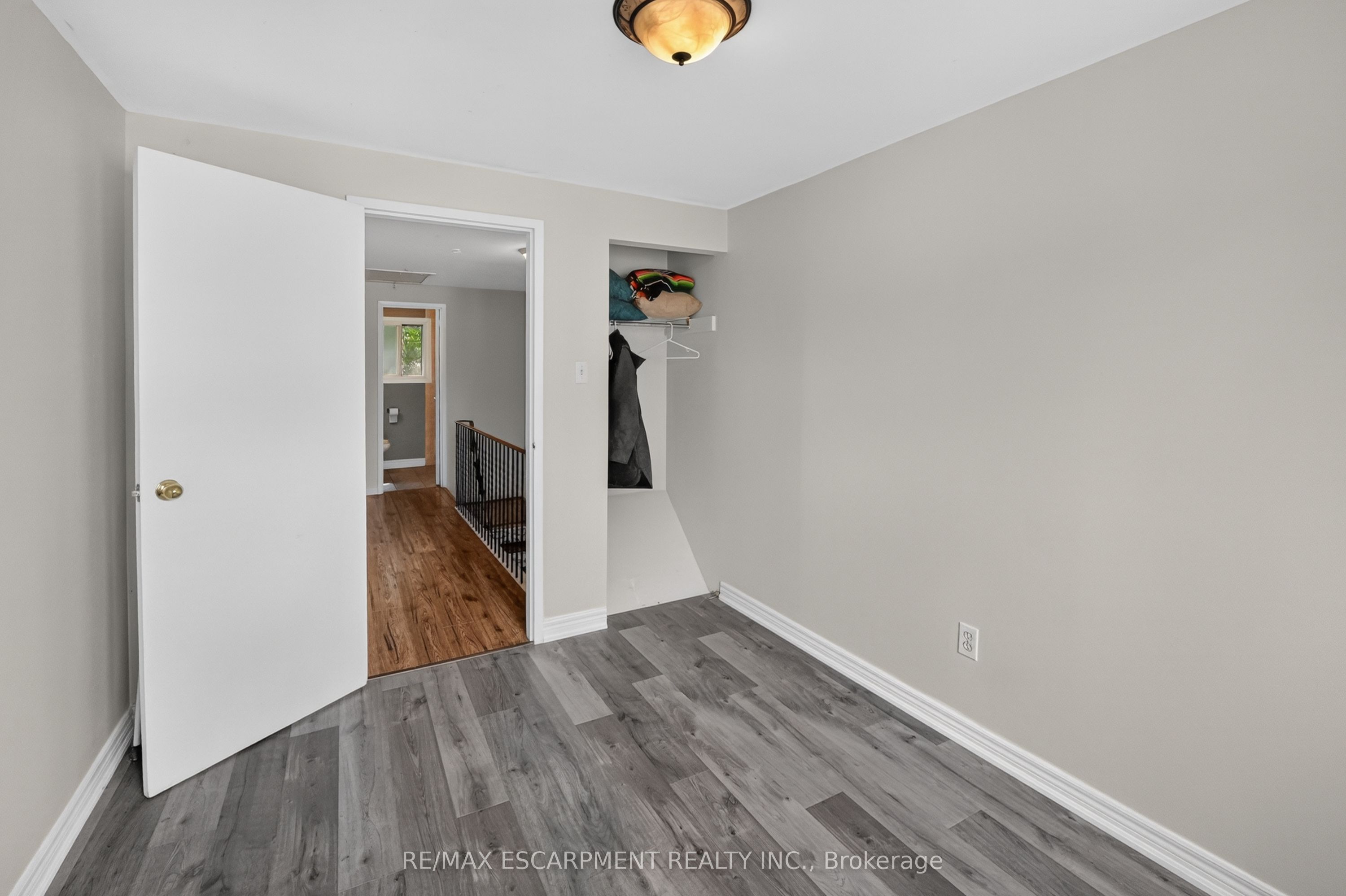 132 Lock Street W 3 Property Photo 19