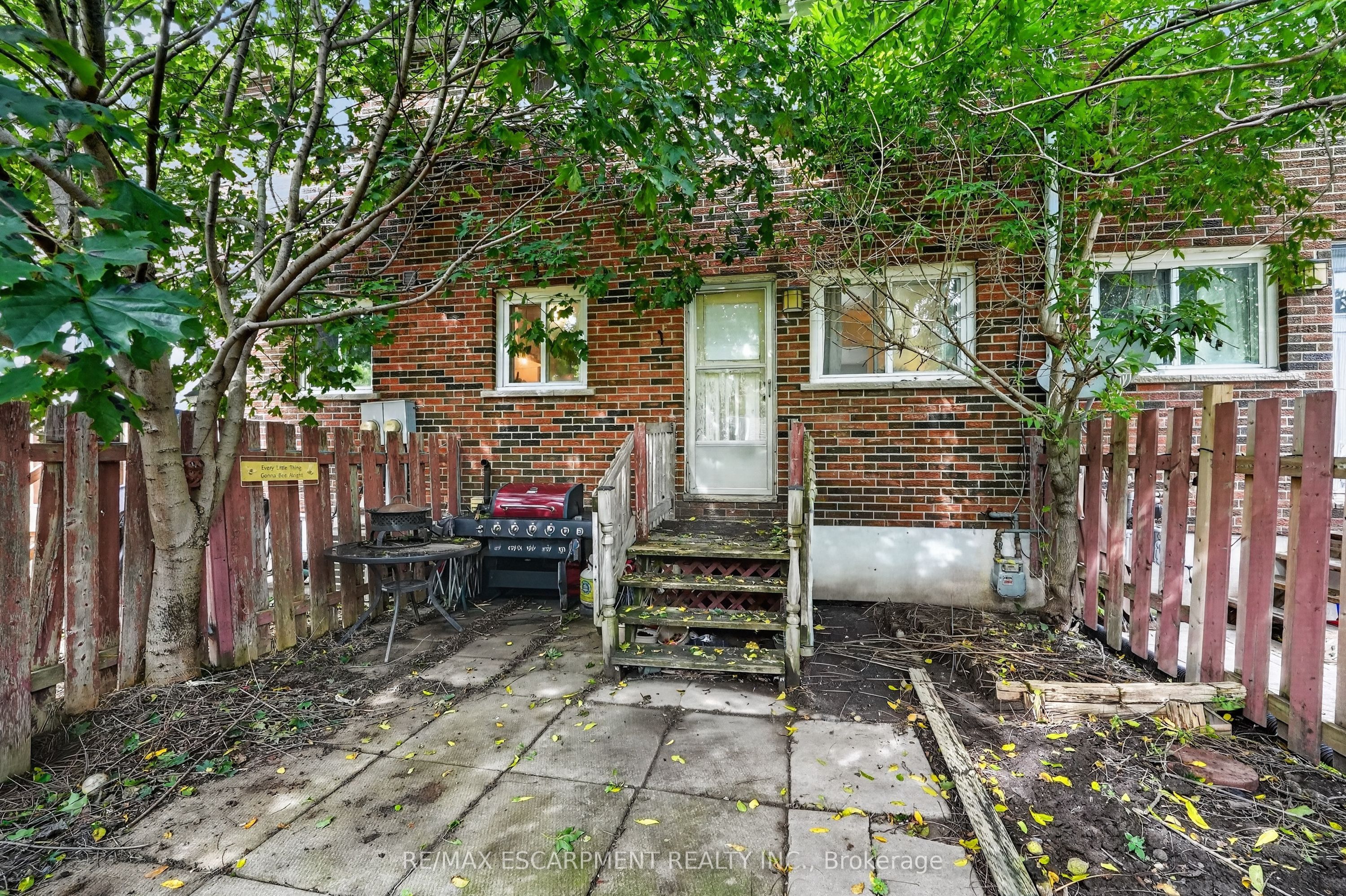 132 Lock Street W 3 Property Photo 24