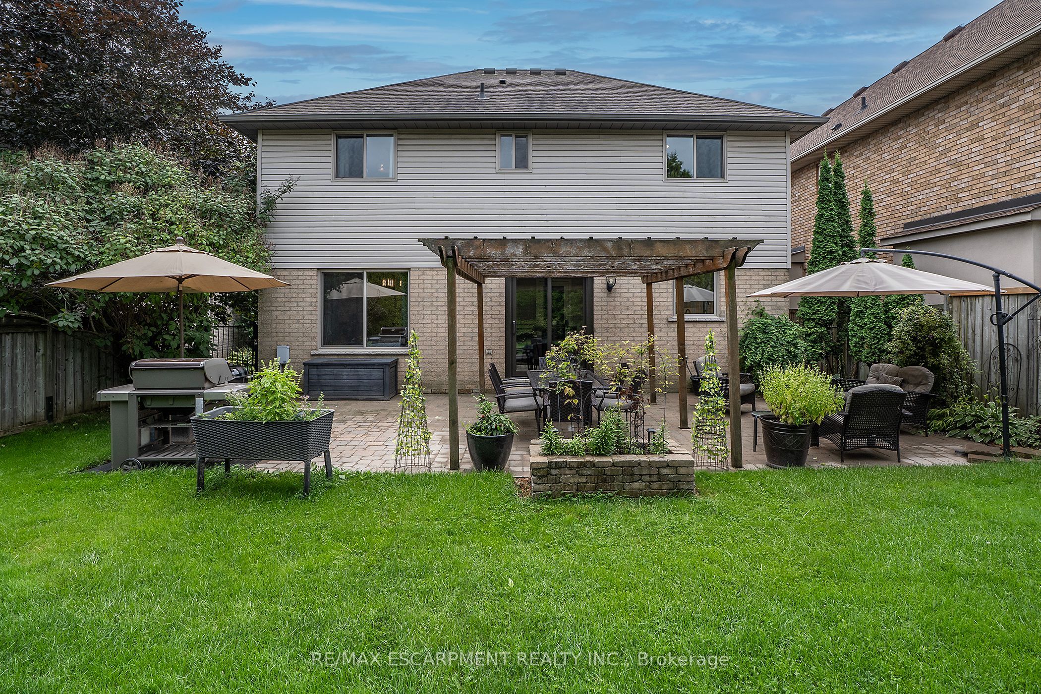 90 Surrey Drive Property Photo 31