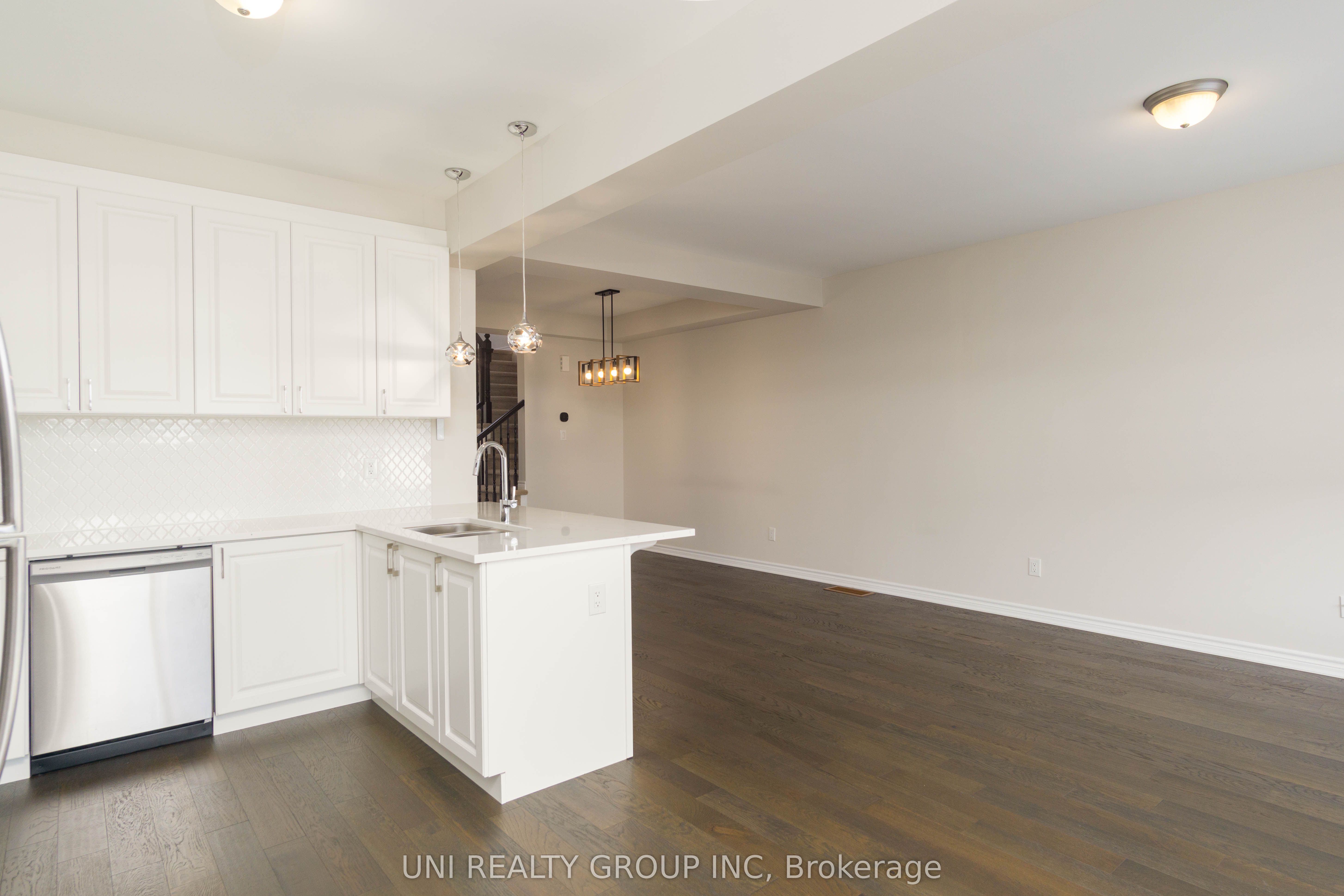 335 Aphelion Crescent Property Photo 9