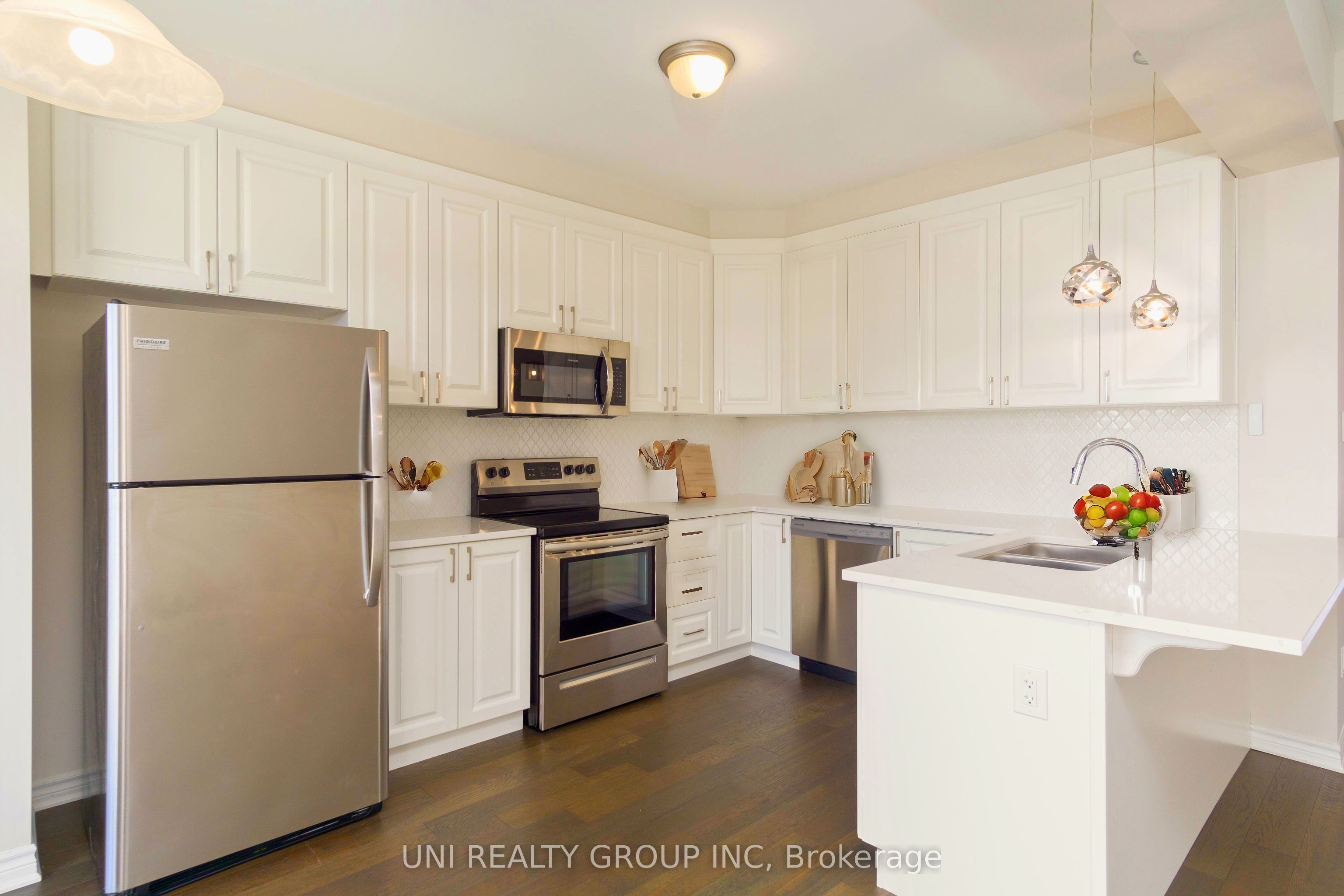 335 Aphelion Crescent Property Photo 11